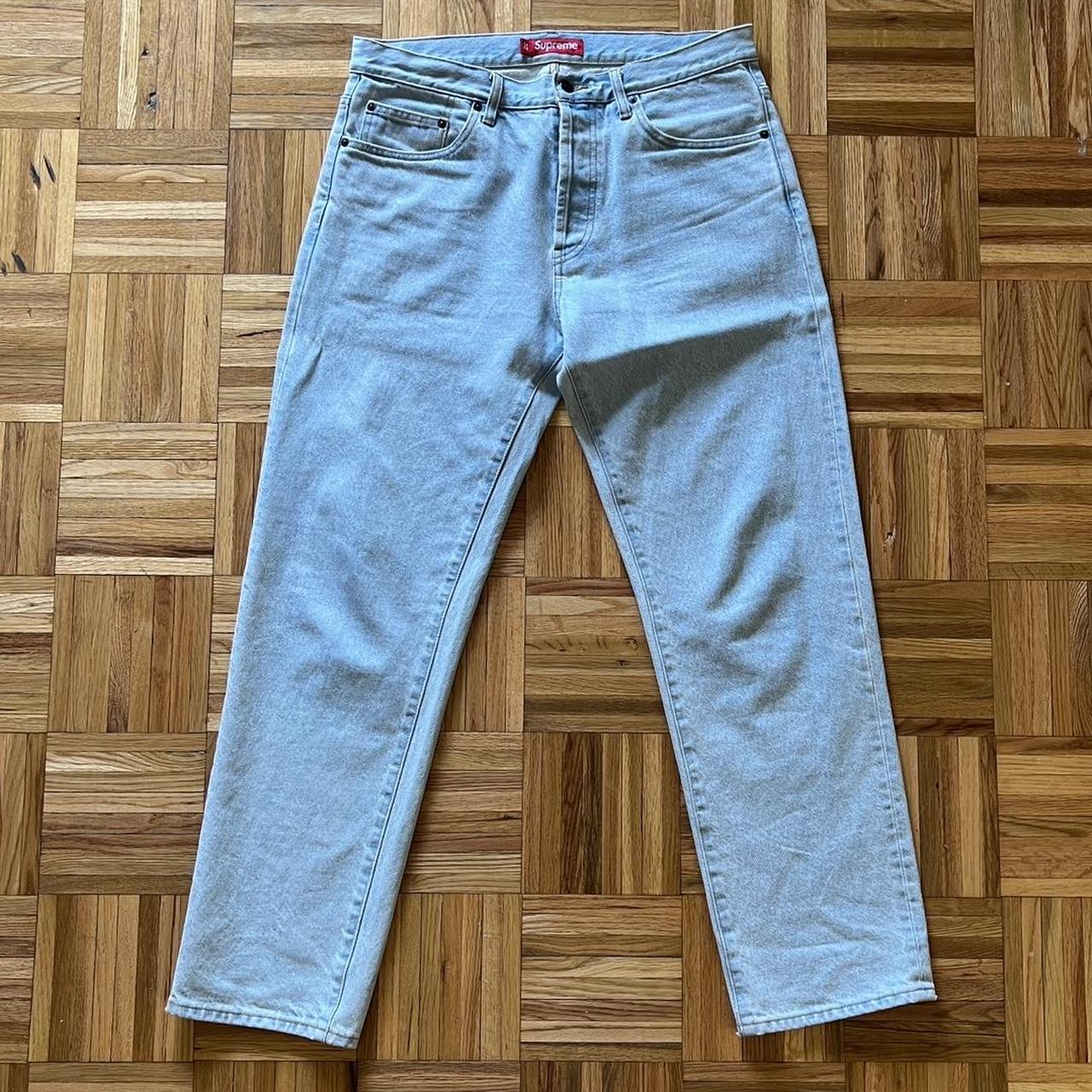 Supreme Regular Jean washed blue in size 32, LIKE NEW...