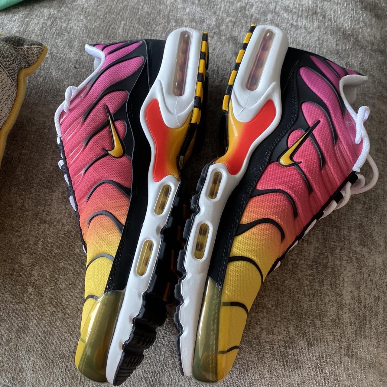 tns laces