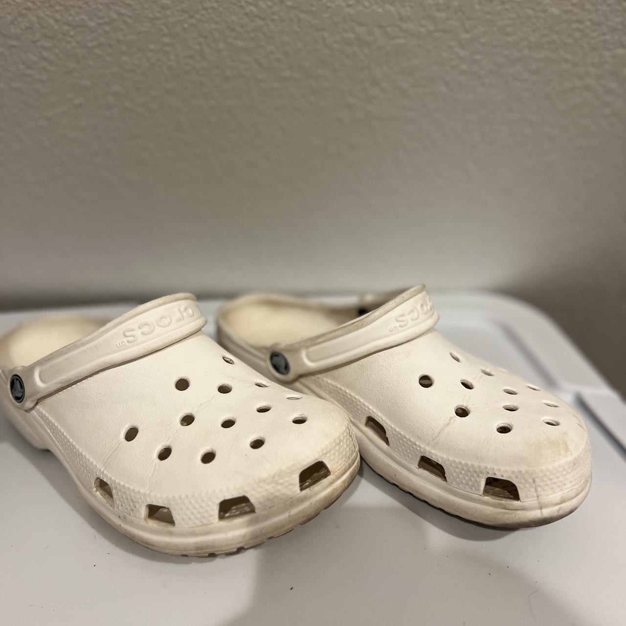 White crocs best sale womens size 9