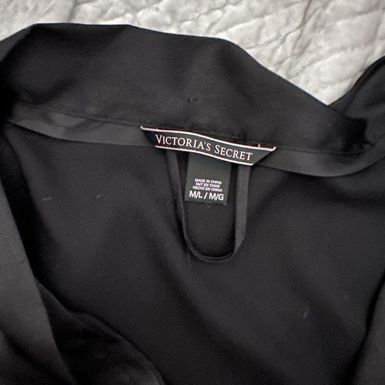 Victoria’s Secret black short silk robe - Depop