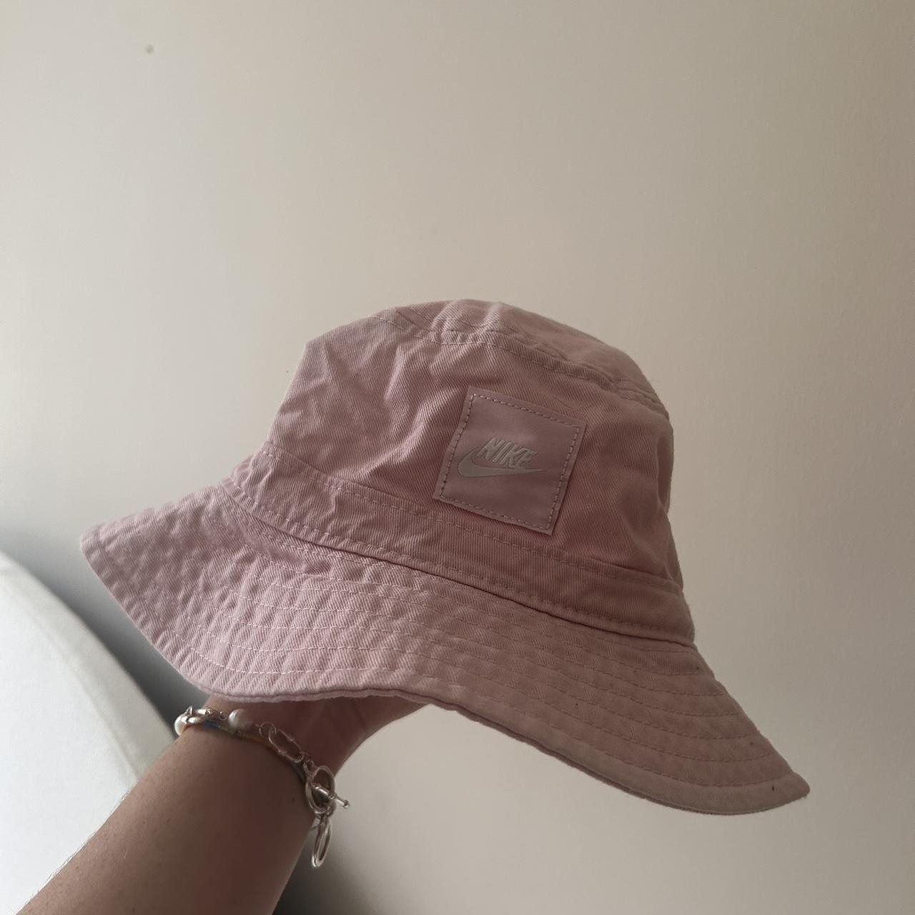 Pink nike bucket hat online