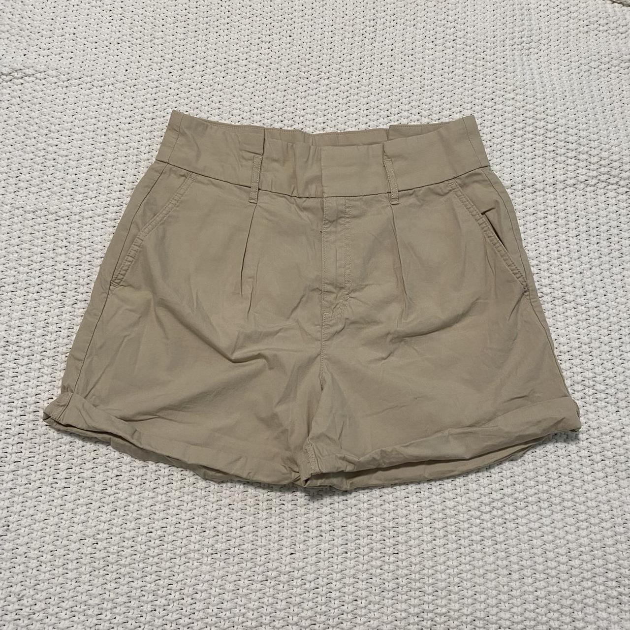 Banana Republic Women's Khaki Shorts Depop