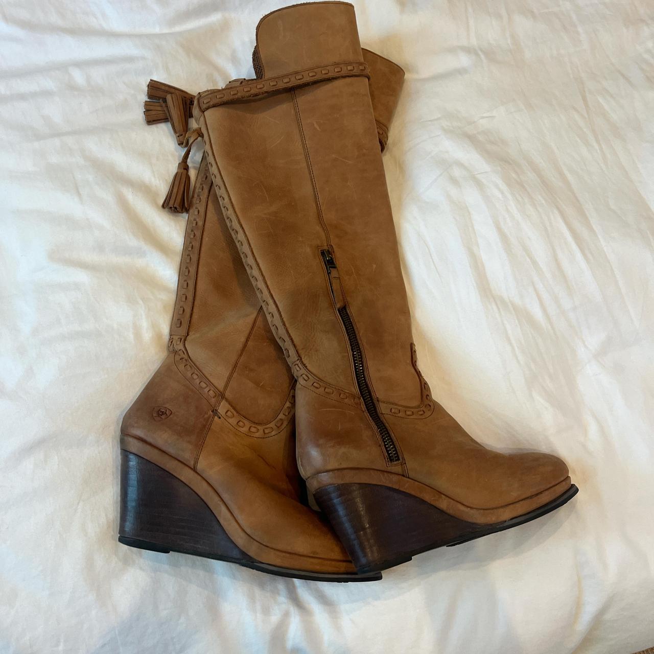 ARIAT Vintage Tan leather boots with a zipper on Depop