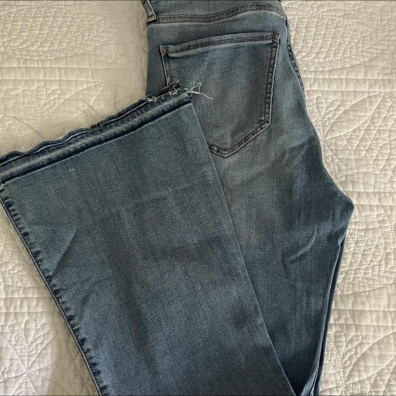 Hollister Flare Jeans Super cute hem! size 5R... - Depop