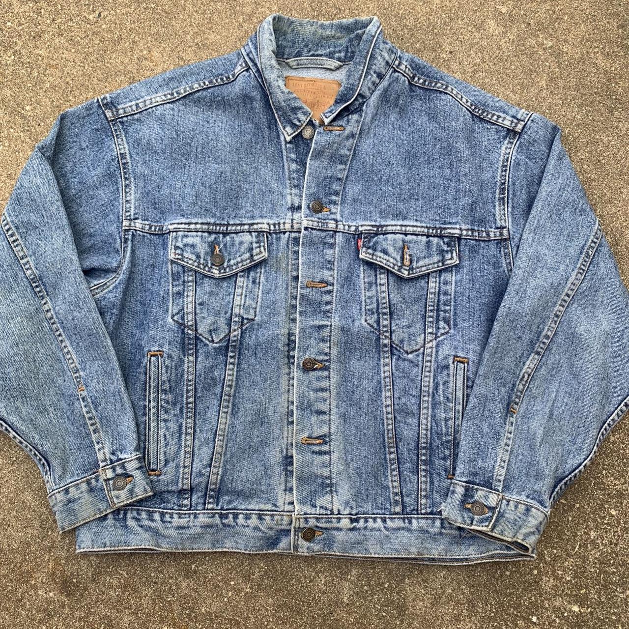 Vintage 90s Levi’s denim jacket Size: large,... - Depop