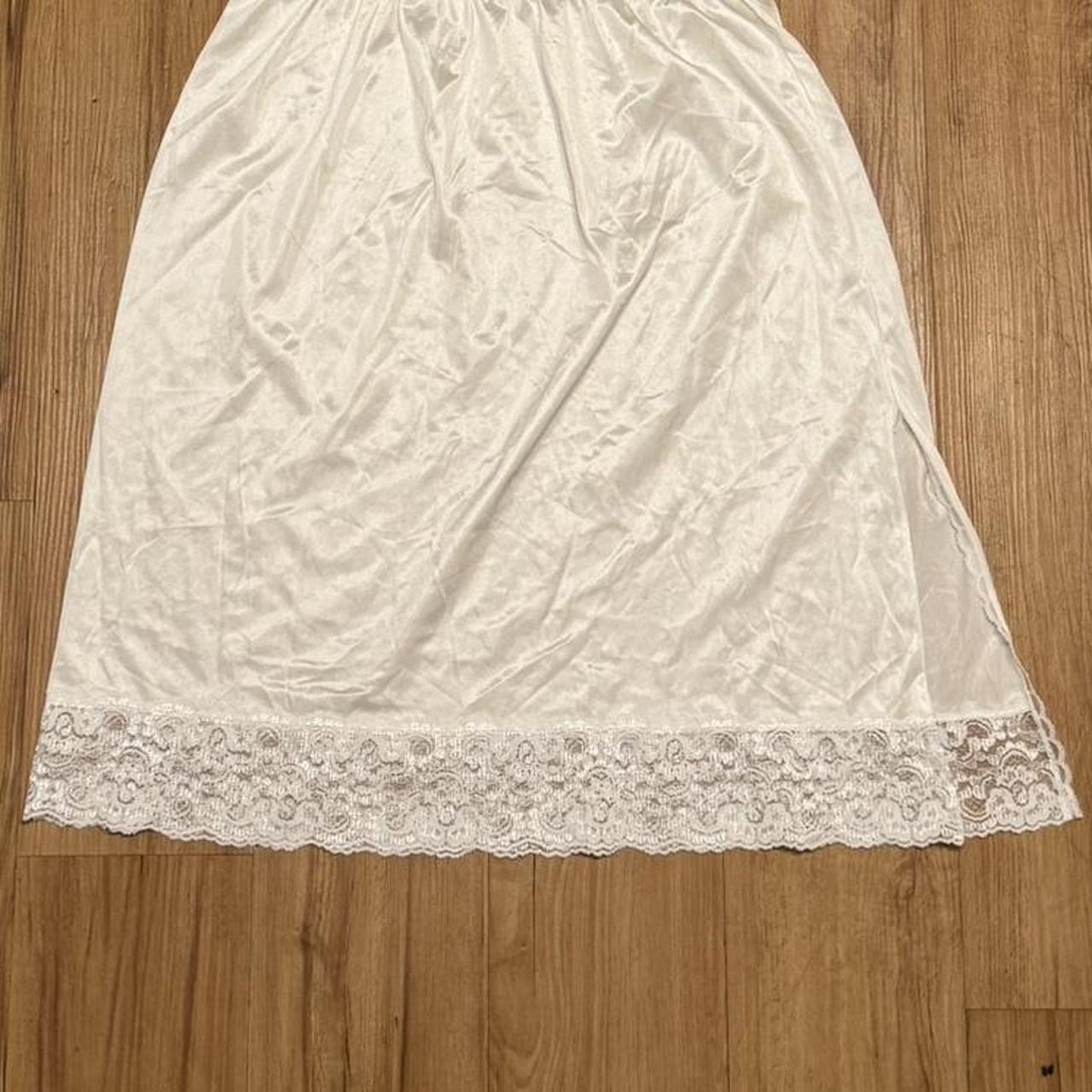 Sears Women's Nylon Skirt - White - XL – Vintage … - image 2
