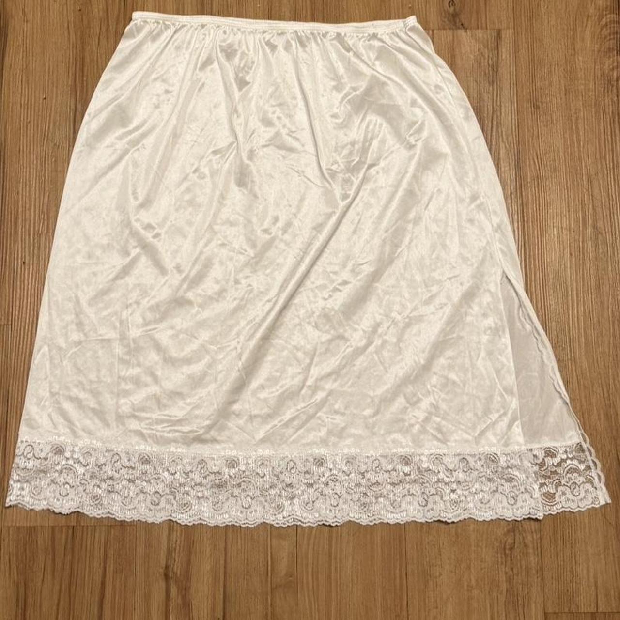 Sears Women's Nylon Skirt - White - XL – Vintage … - image 1
