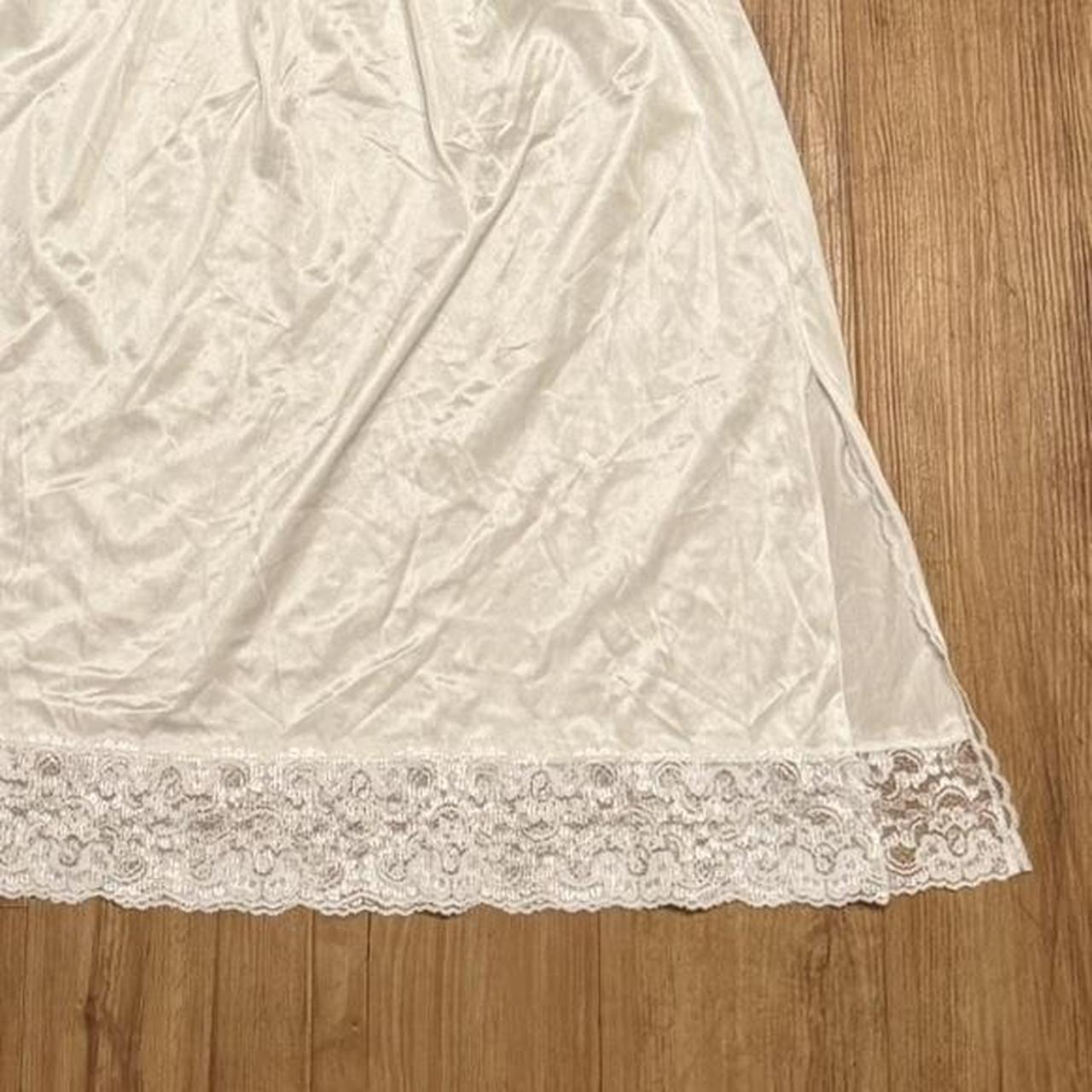 Sears Women's Nylon Skirt - White - XL – Vintage … - image 3