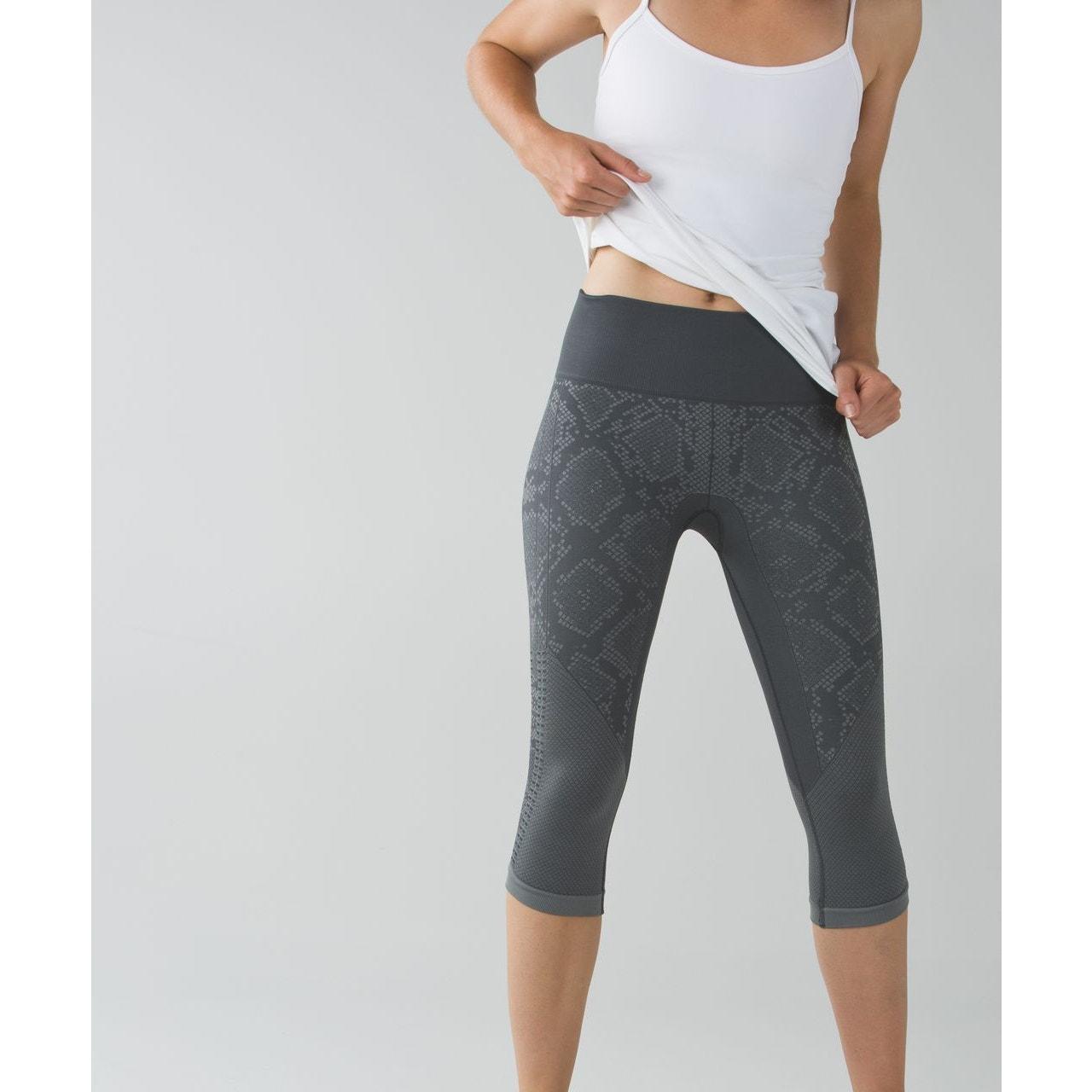 Lululemon In The Flow Crop II Size Depop