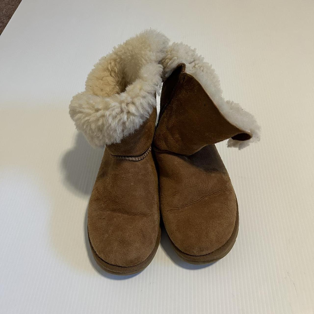 Ugg bailey sale button folded over