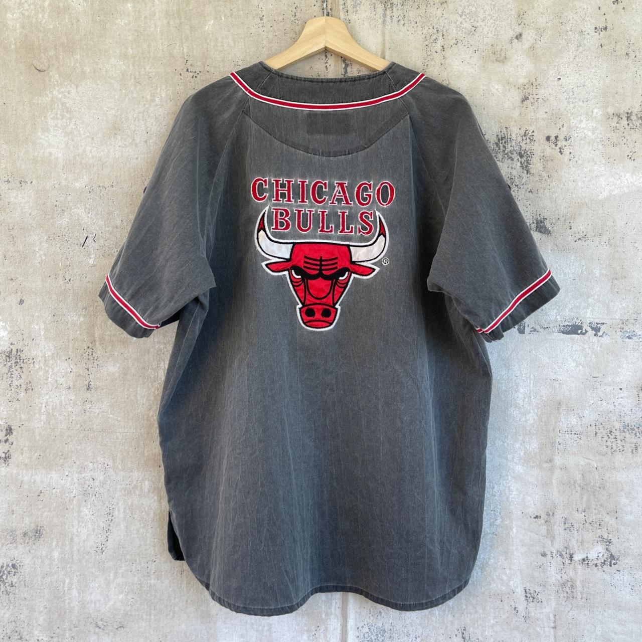 Vintage 90s Starter Chicago Bulls Baseball Jersey Size L
