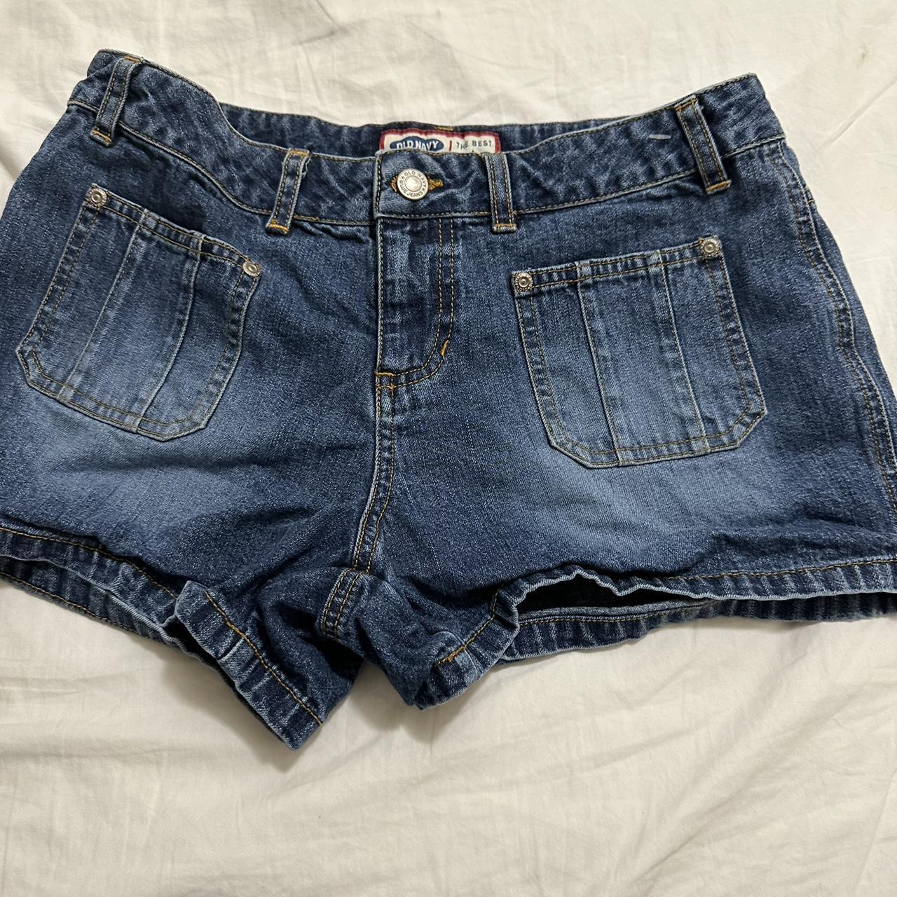 Vintage Women’s Old Navy Shorts Size 8 But Fits Like... - Depop