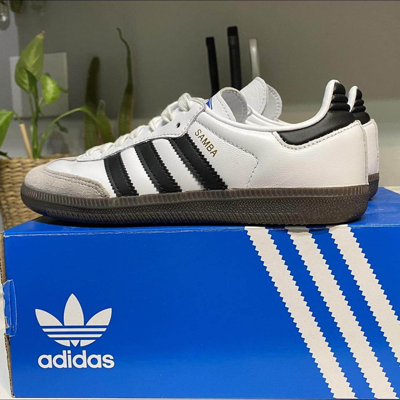 Adidas Women's White and Black Trainers | Depop