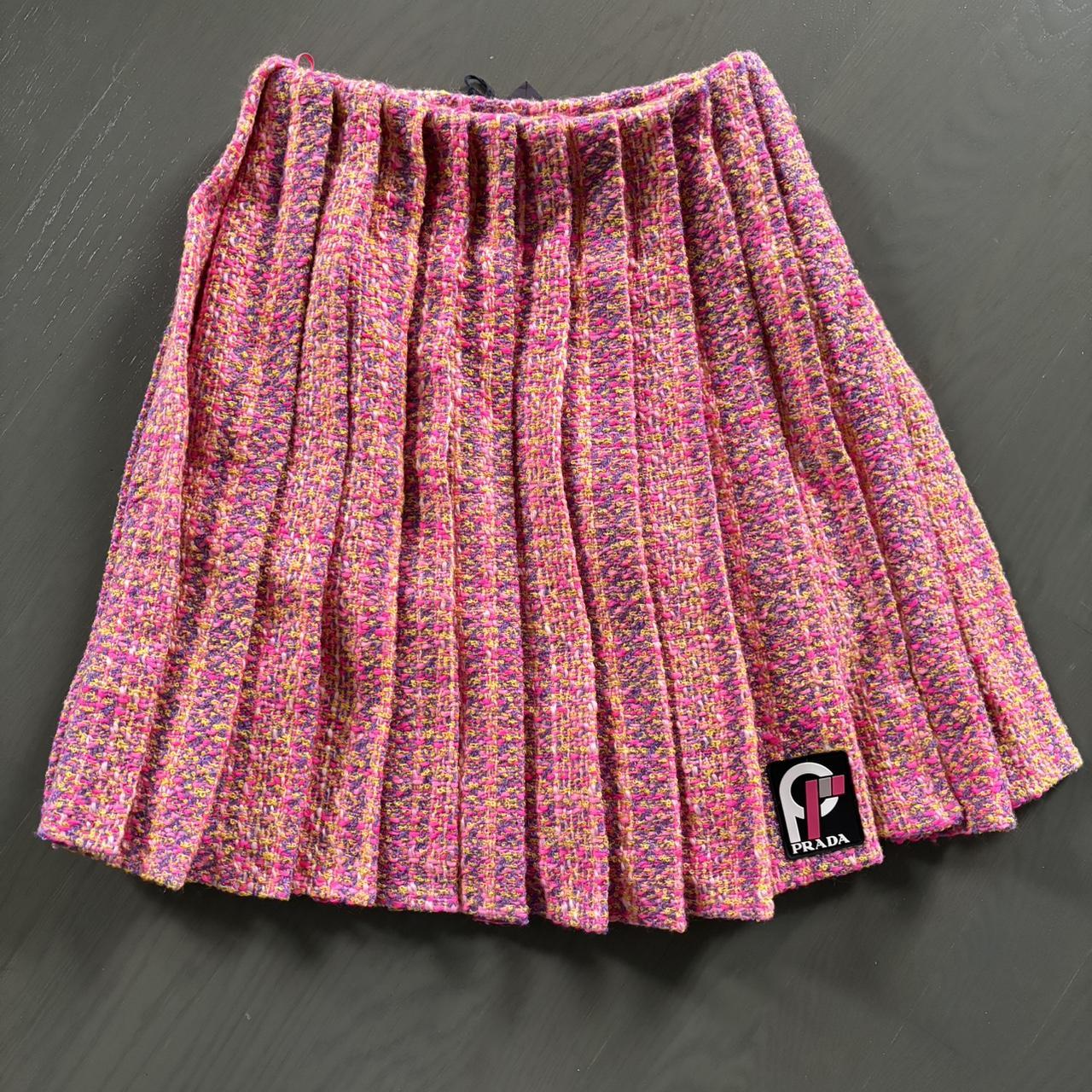 Pleated pink tweed skirt hotsell