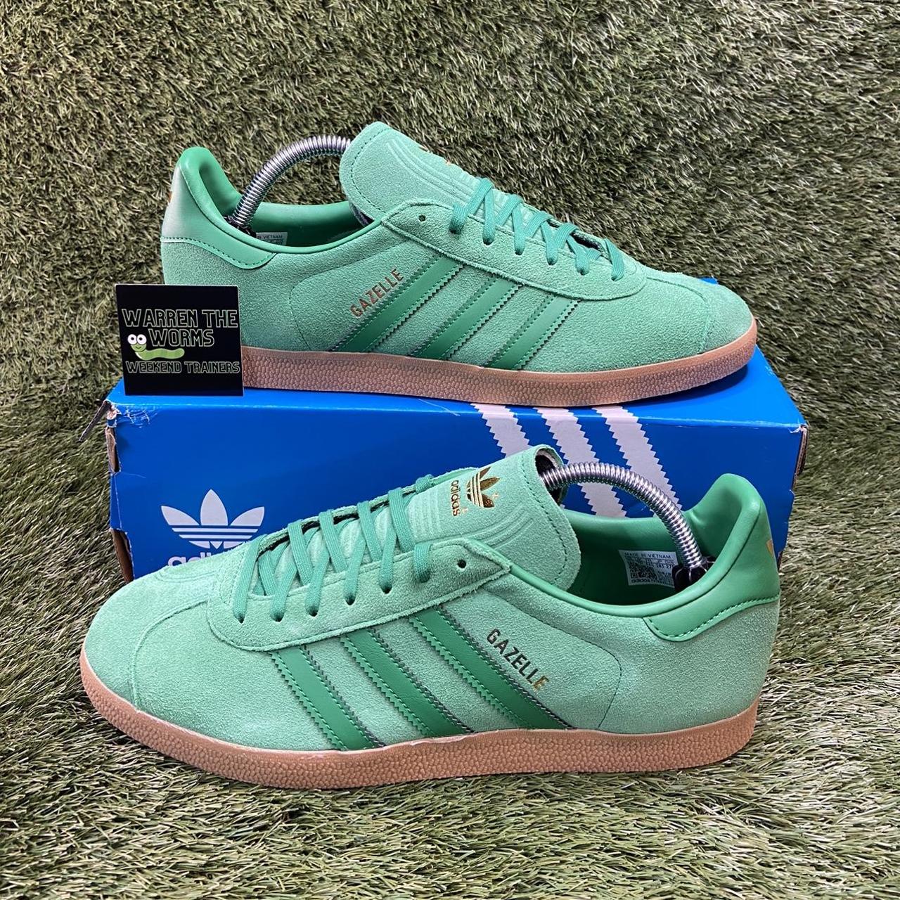 👟Adidas Green suede gazelle gum sole👟 🔍GX7200 🦶UK... - Depop