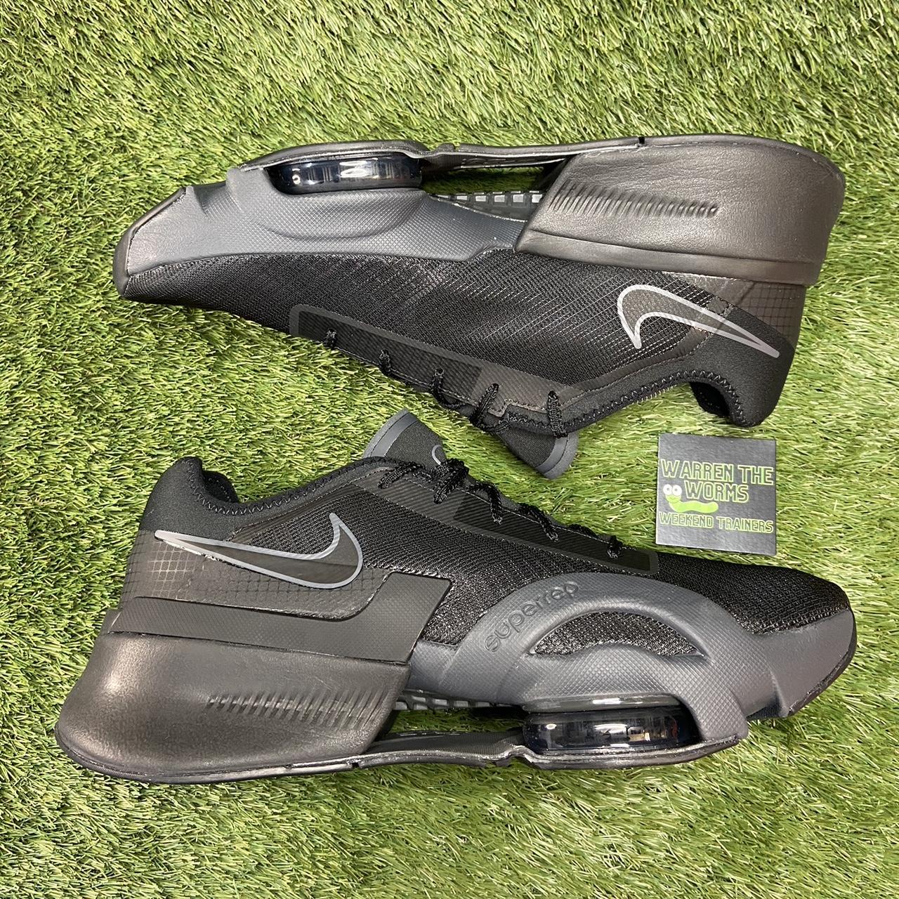 nike training air zoom superrep trainers in black and gold