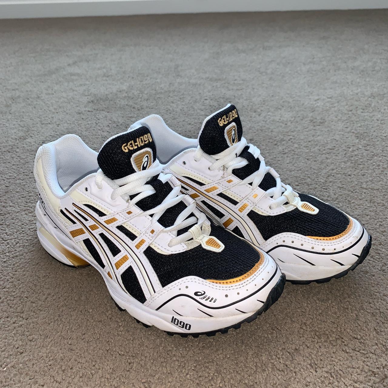 asics gel 1090 trainers