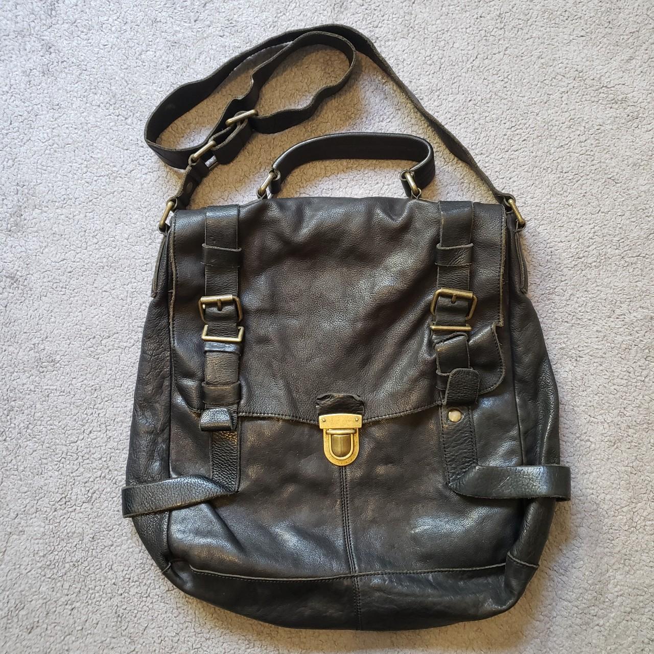 Banana Republic deals Leather Messenger Bag