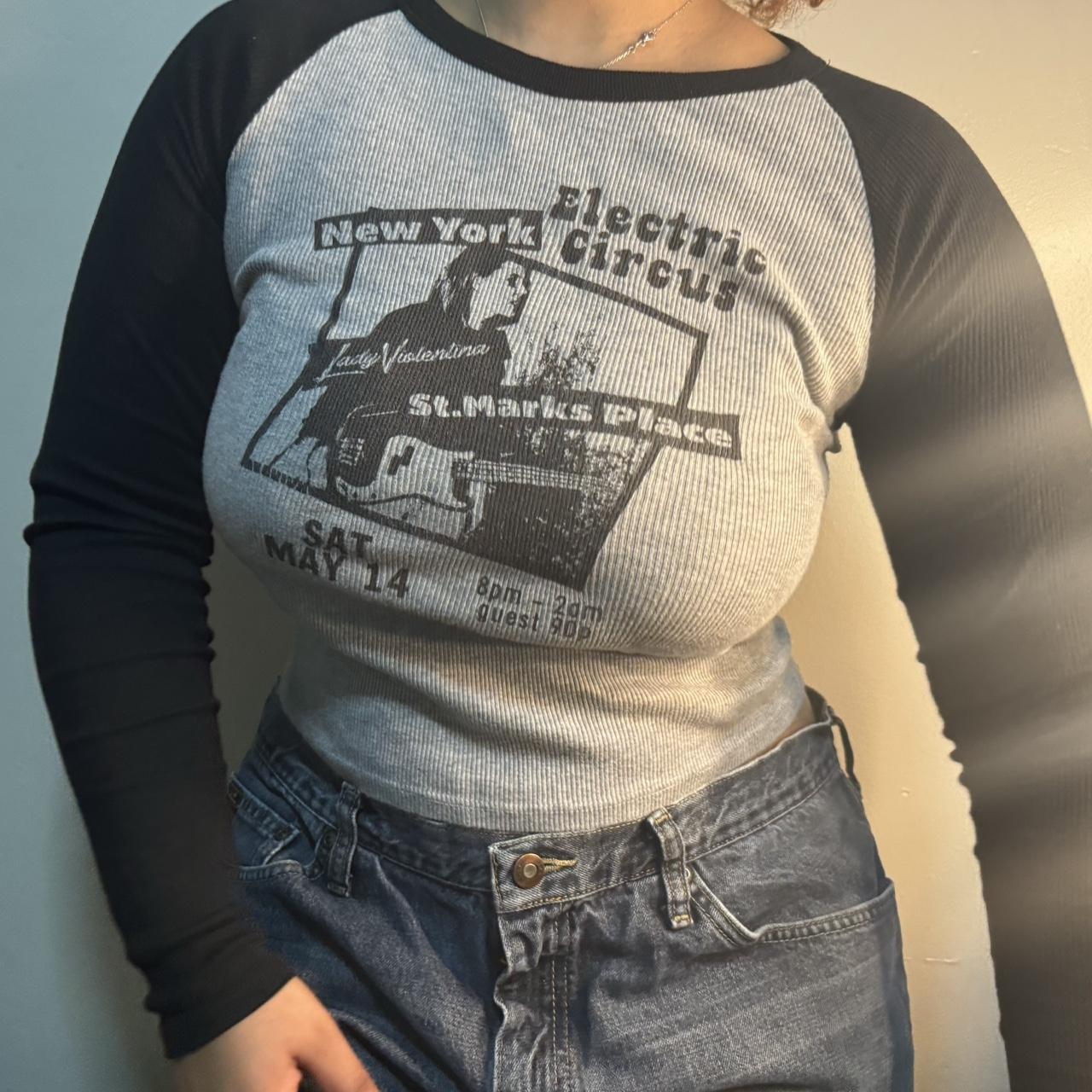 Brandy shirt ! Fits perfectly for a size small/... Depop