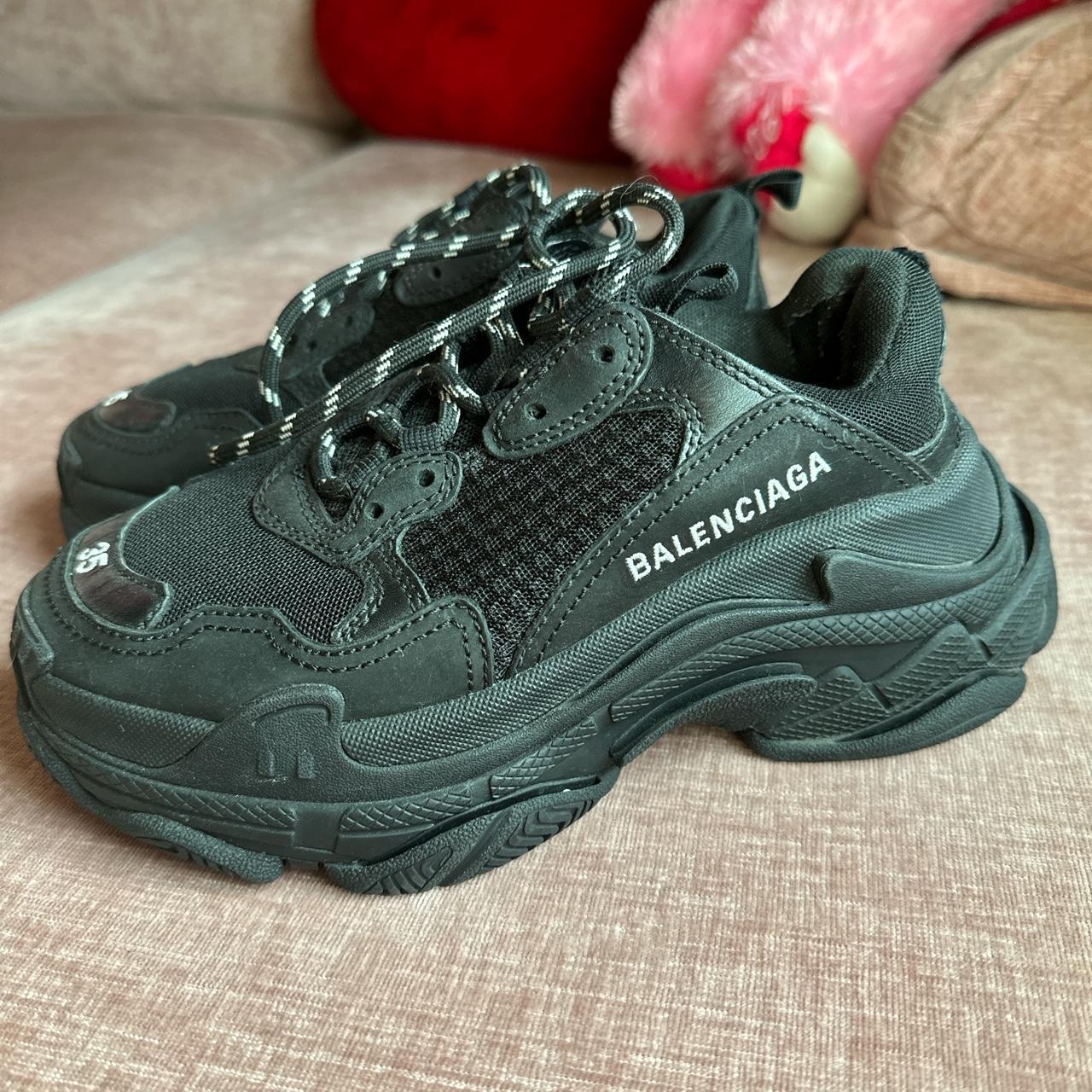 Depop balenciaga 2024 triple s