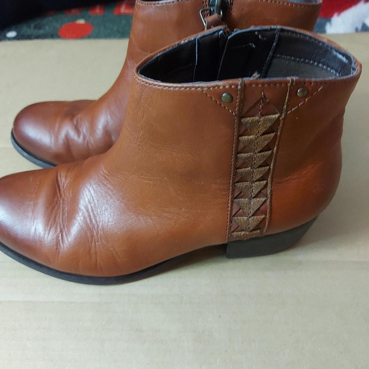 Clarks maypearl fawn bootie best sale