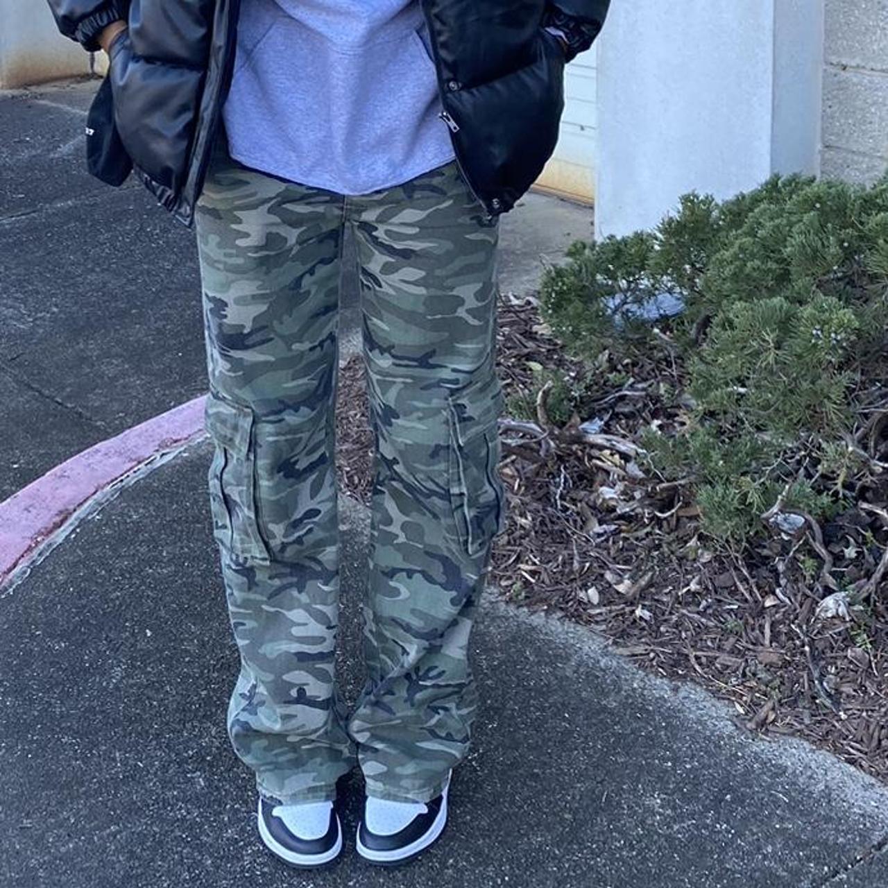 Low rise army baggy pants , tall girl approved... Depop