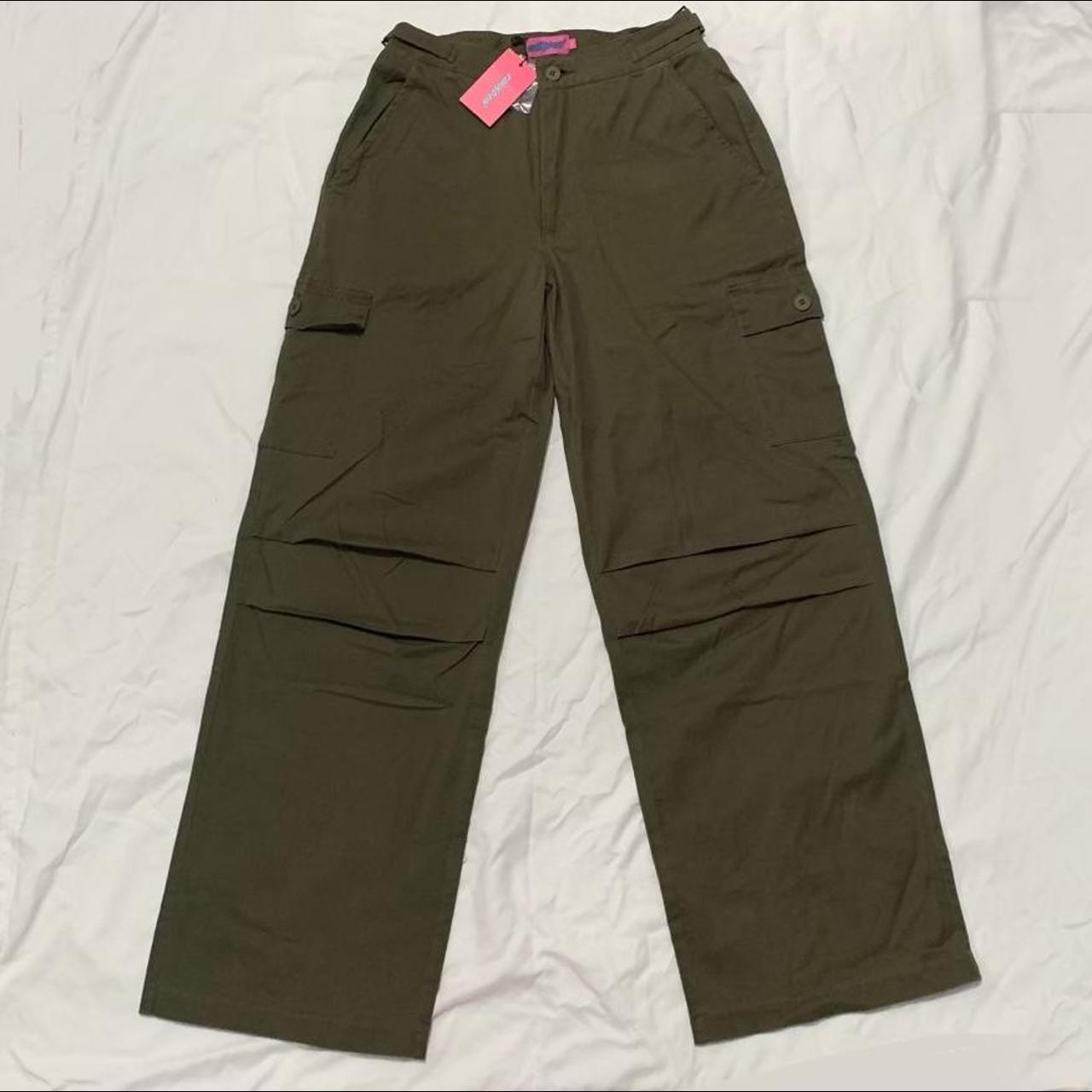 Edikted cargo pants 💚 Zahara low rise Color Olive... Depop