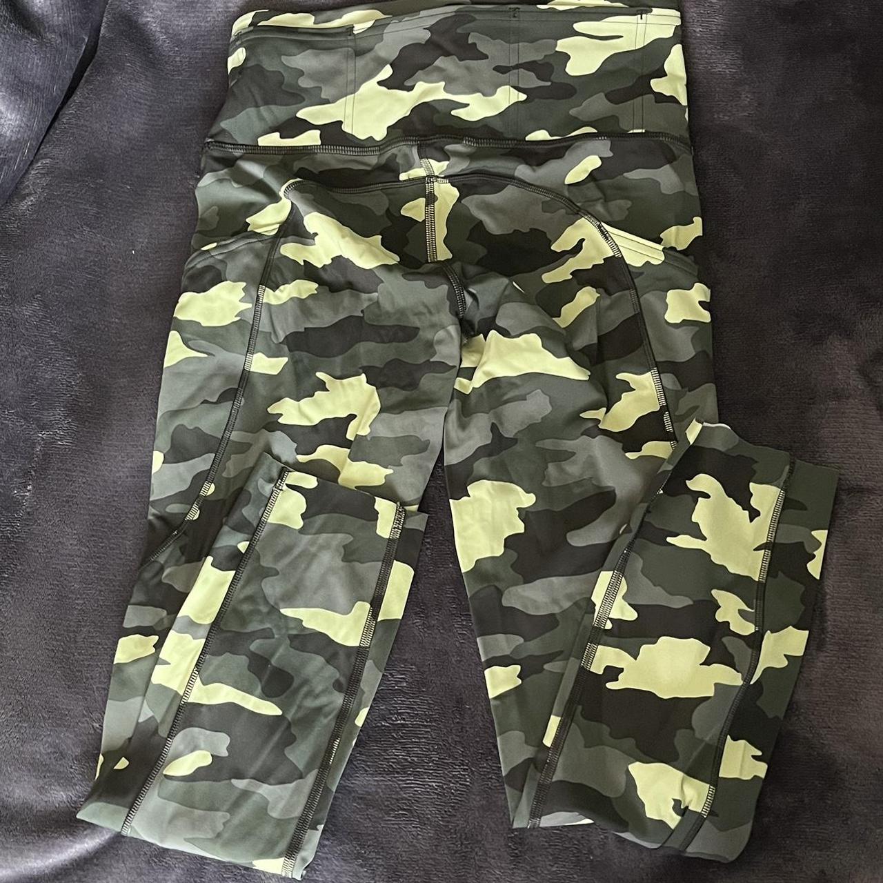 Green camo lululemon leggings They are in like new - Depop