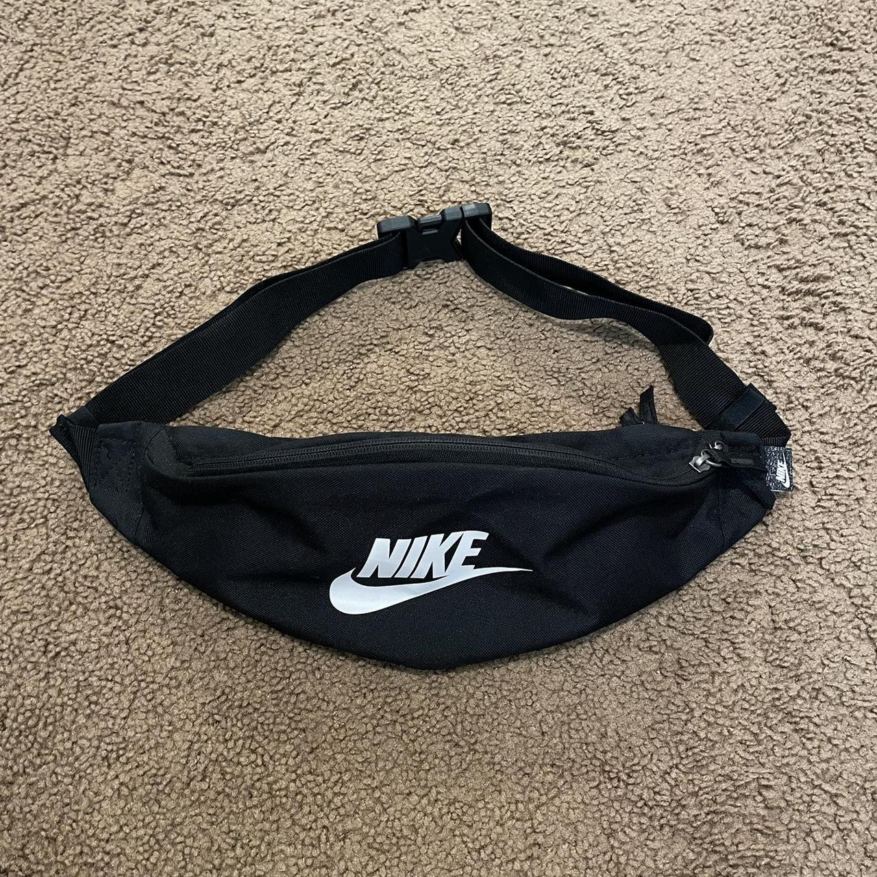 slim fanny pack nike