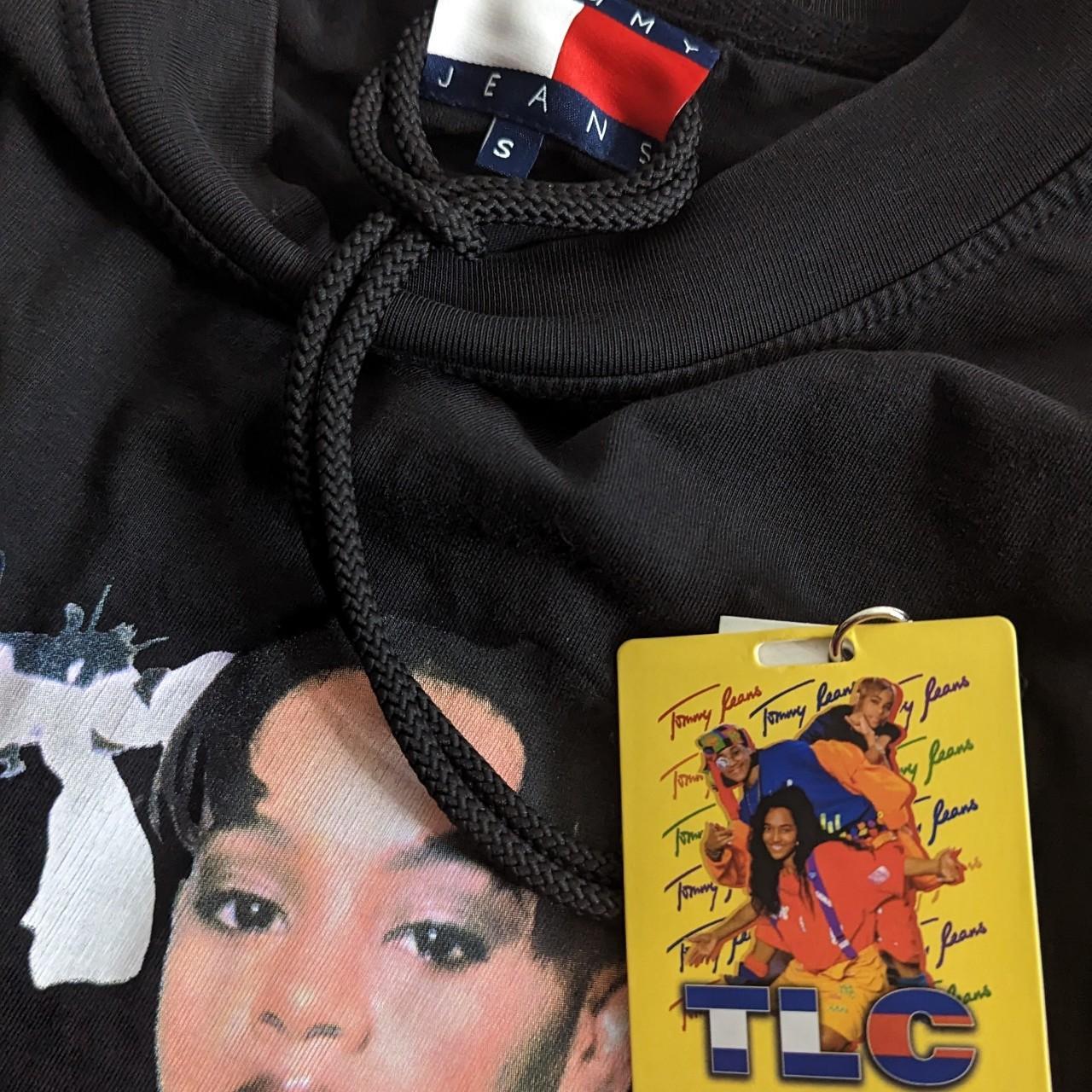 Tommy Hilfiger Men's Black and White Tshirt Depop