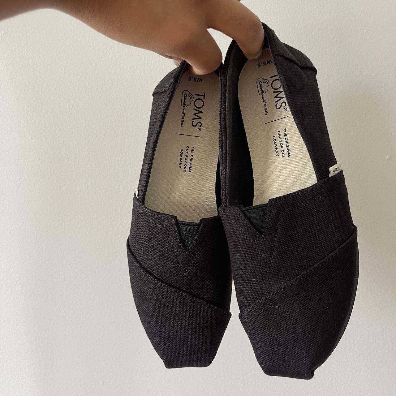 toms black sneakers