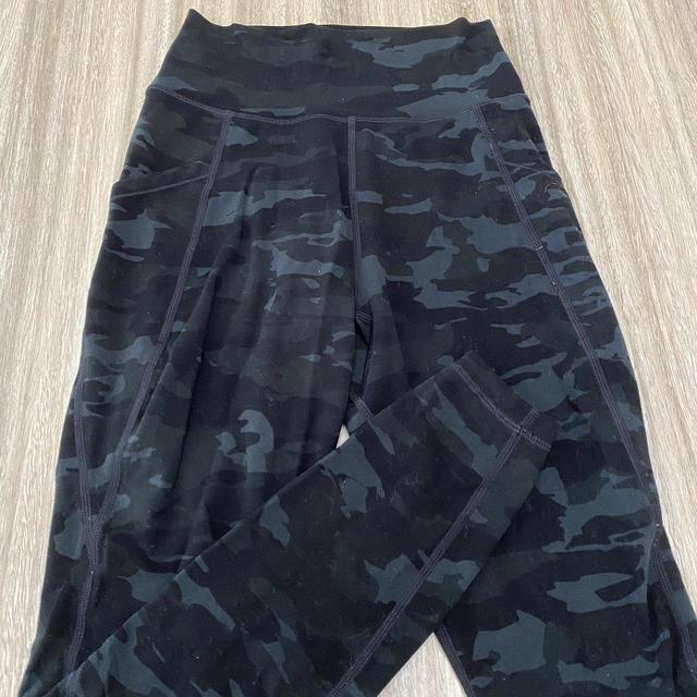 Alphalete Camo Leggings •White camo •No front - Depop