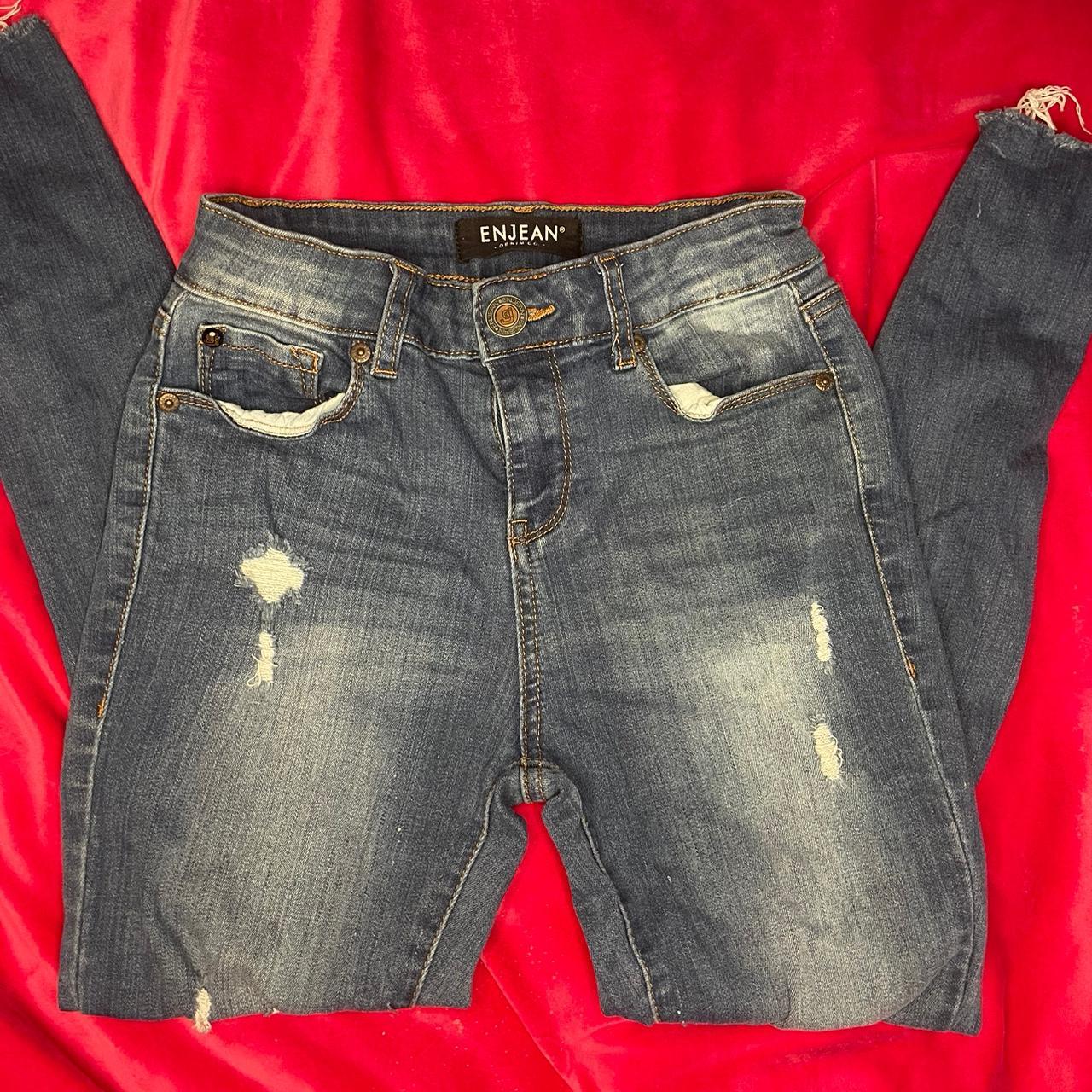 item listed by candiephernelia