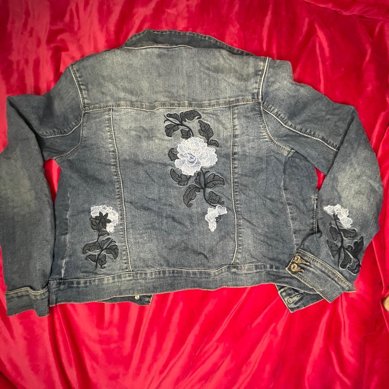 item listed by candiephernelia