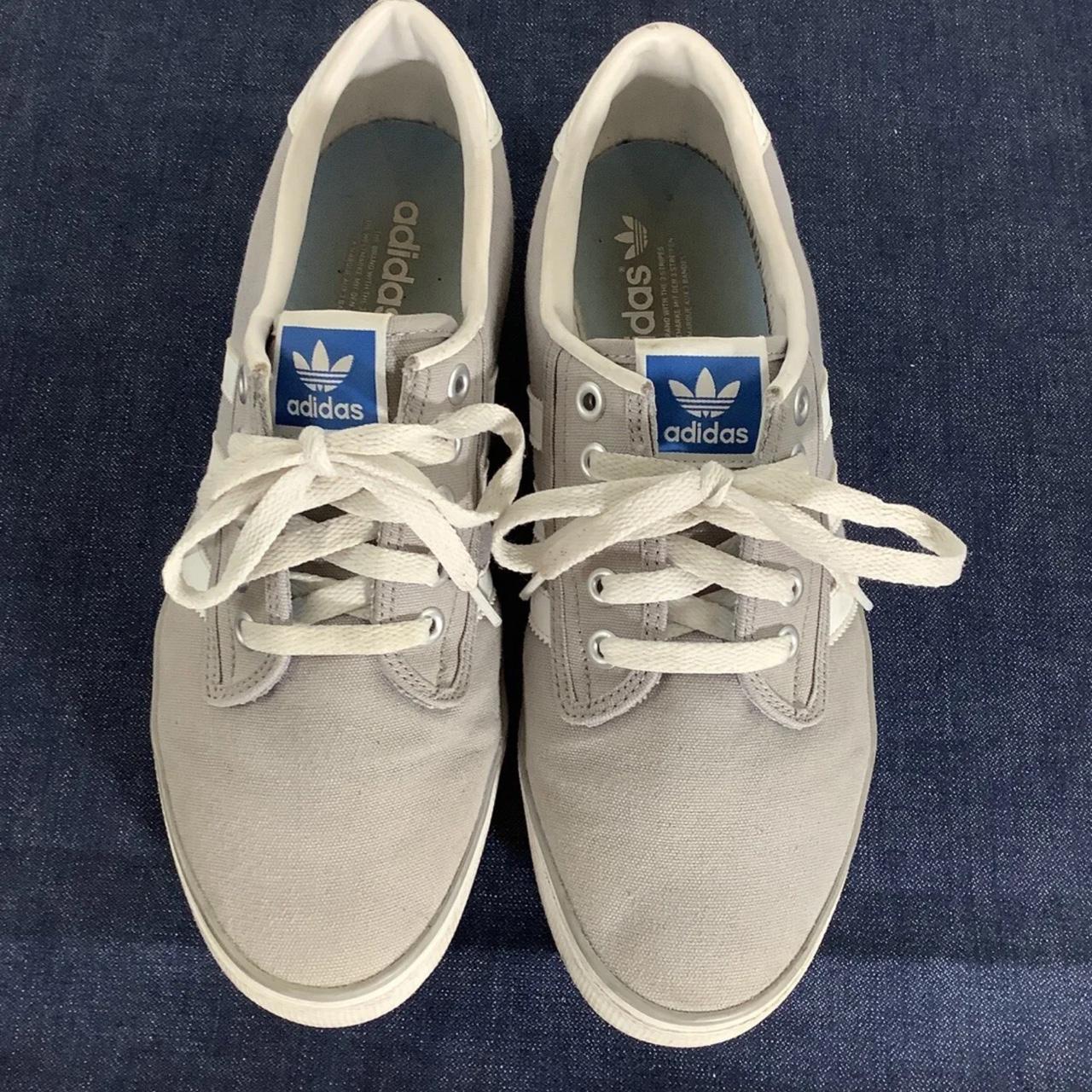 Adidas best sale kiel white