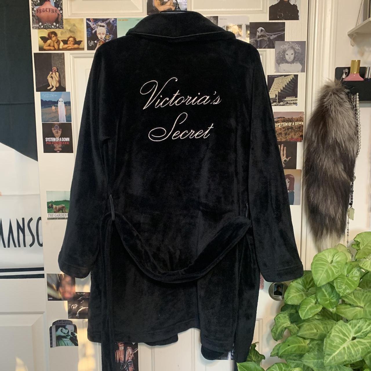 black victorias secret fluffy robe ♡ in perfect... Depop