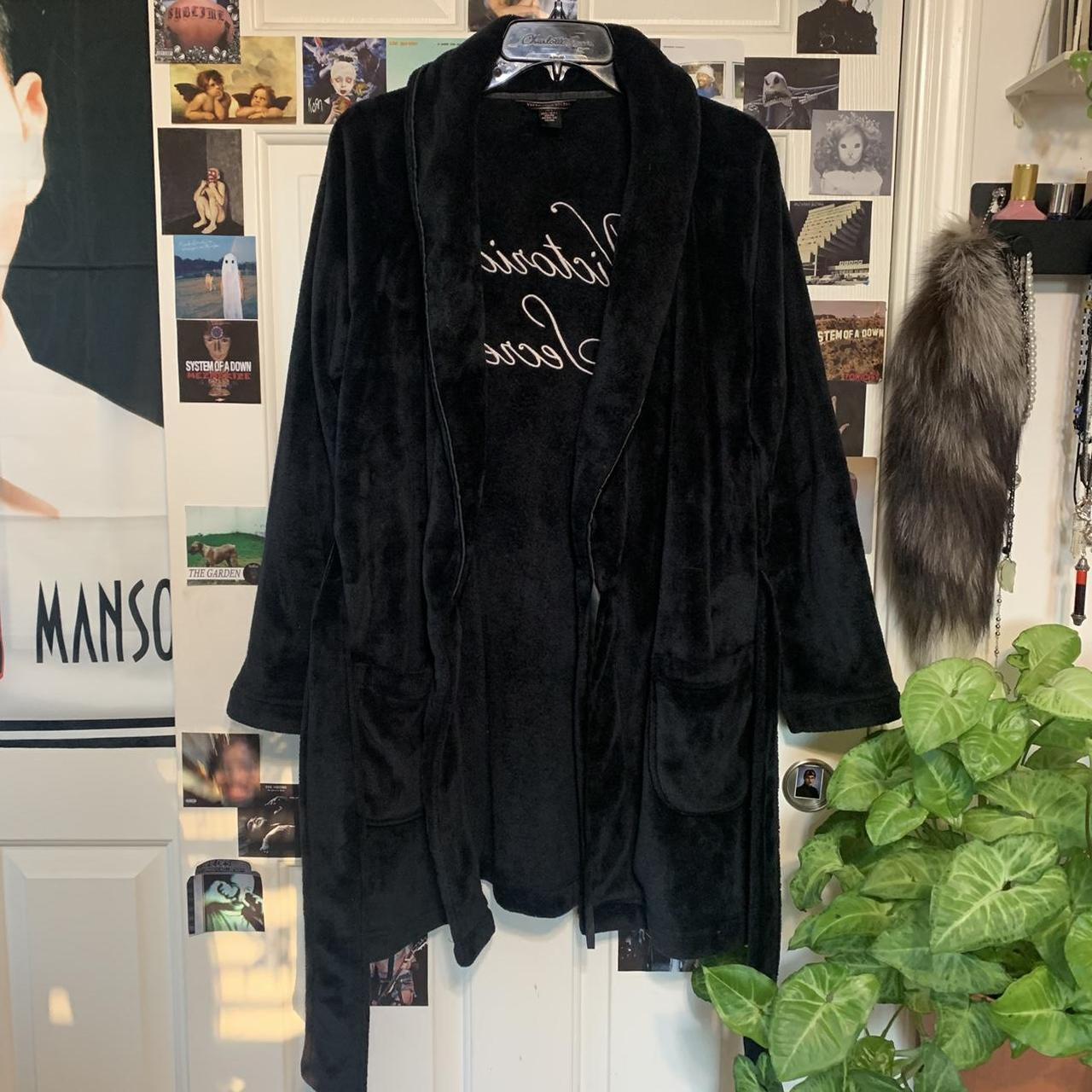 black victorias secret fluffy robe ♡ in perfect... Depop