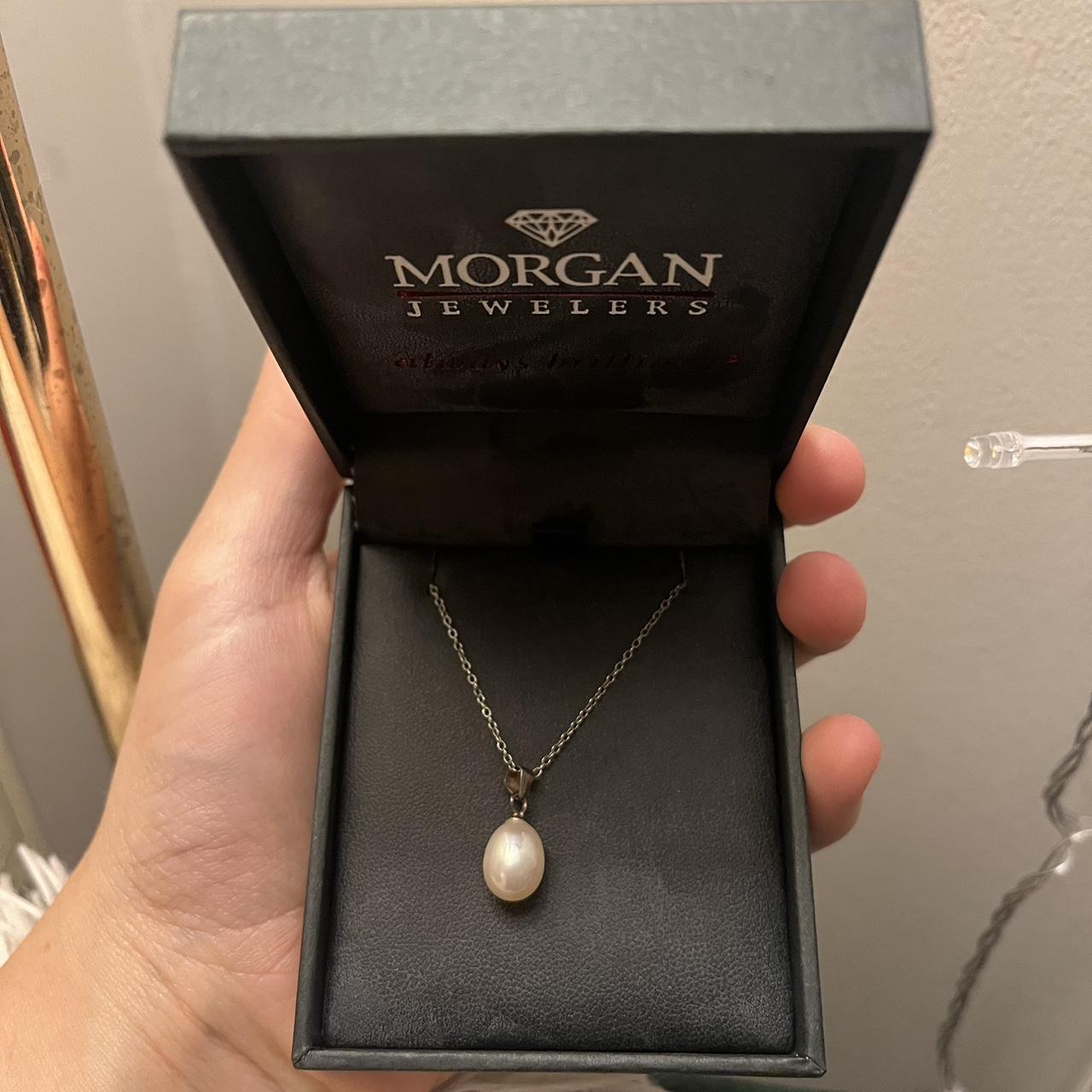 Beautiful Pearl Necklace from Jewlers One... Depop