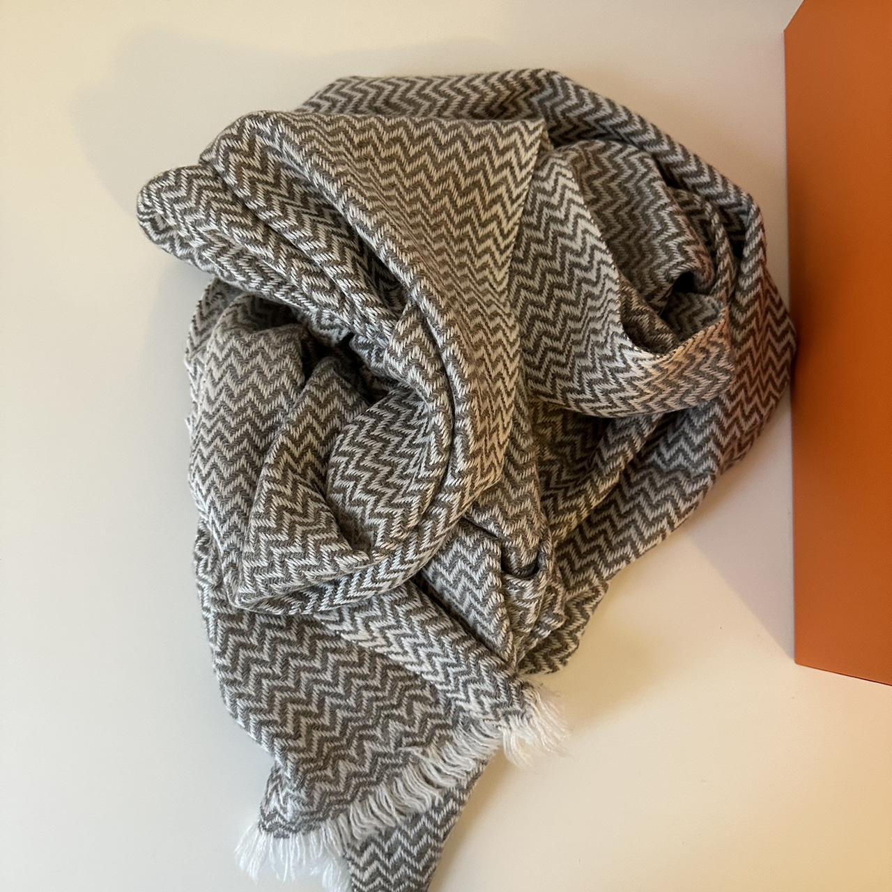 Men's Grey Scarfwraps Depop