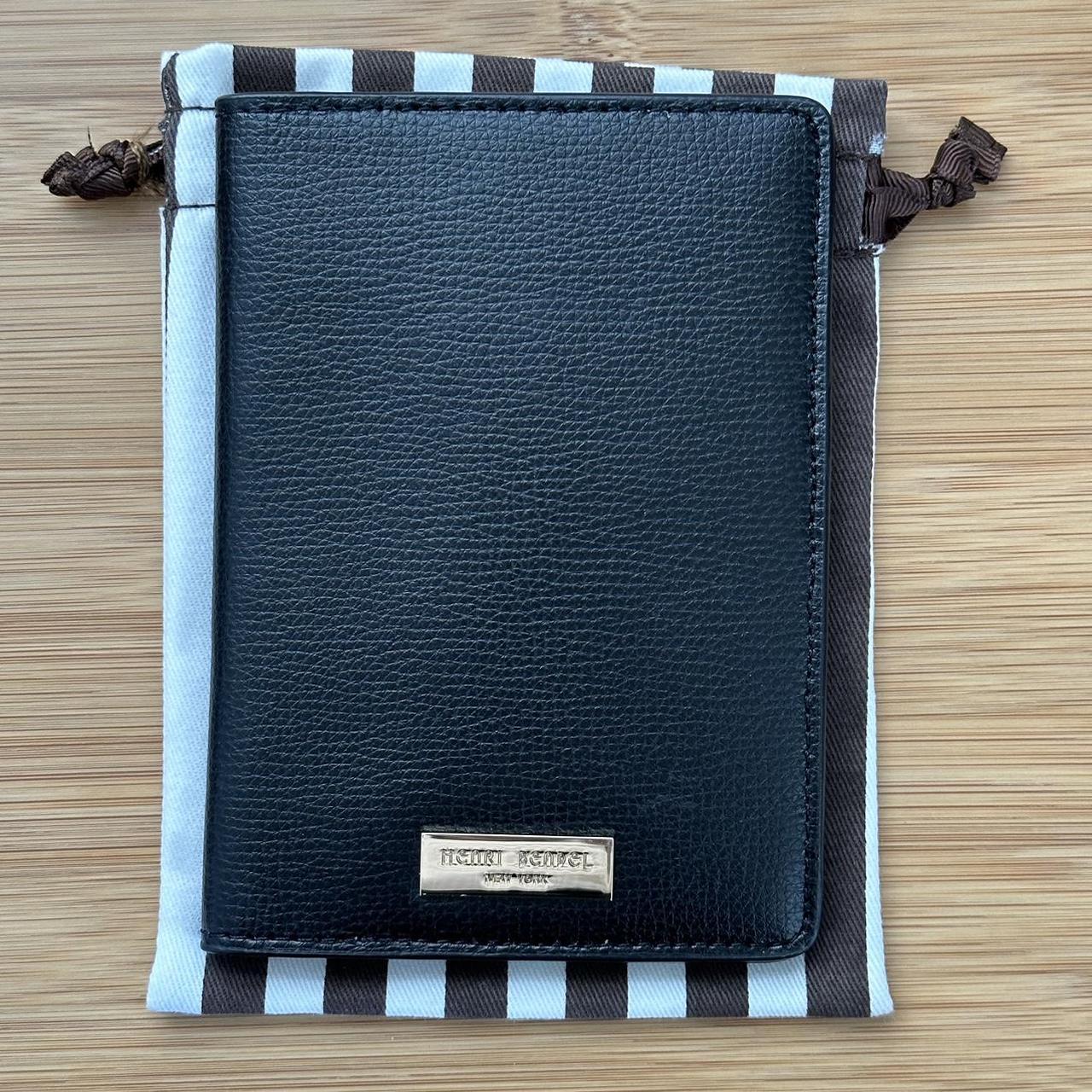 Henri bendel 2025 black wallet