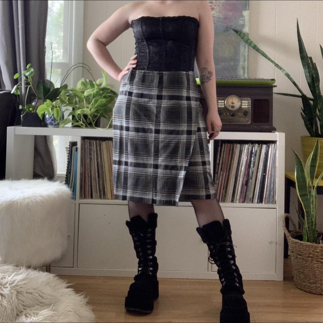 Grey plaid skirt outlet knee length