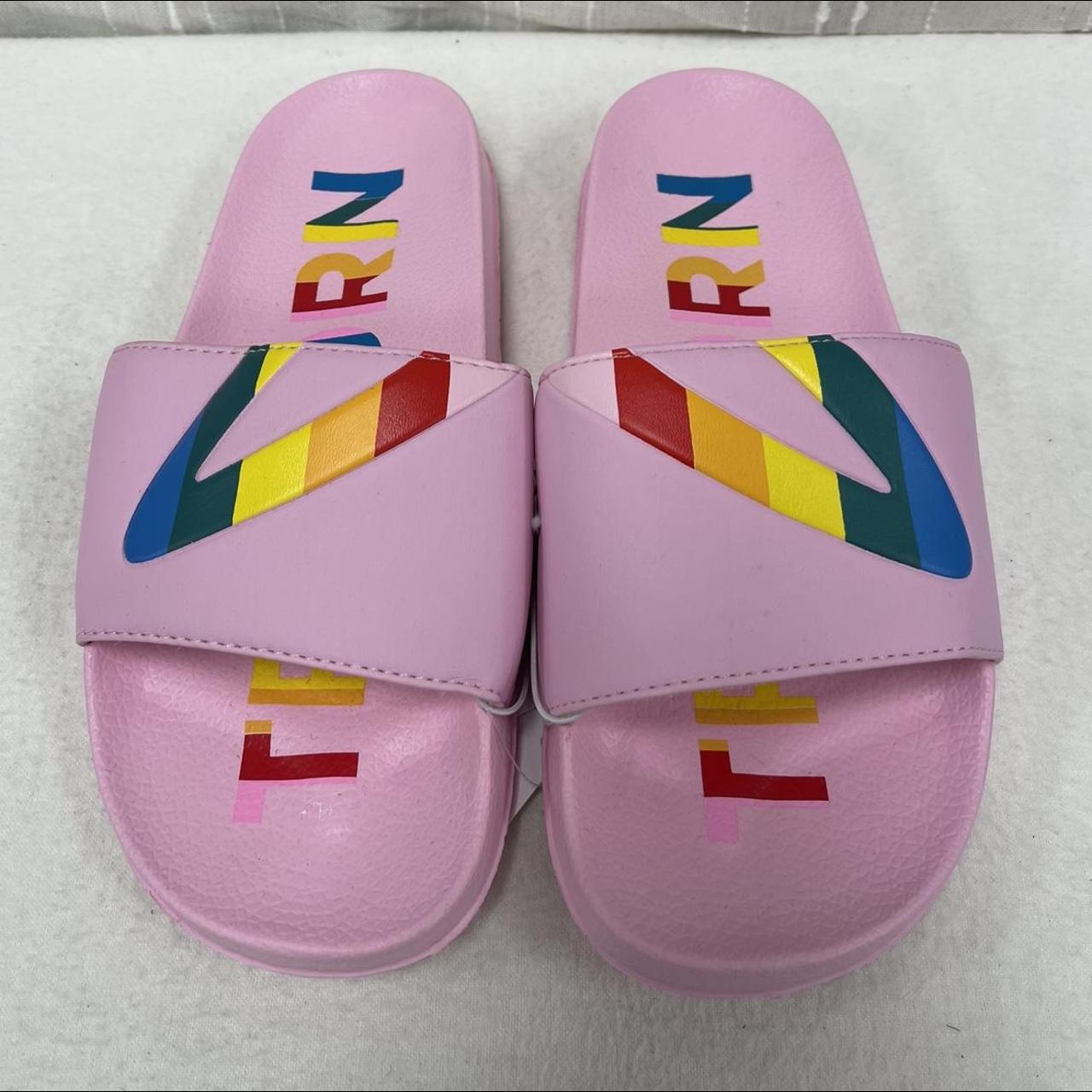 Tretorn store rainbow slides