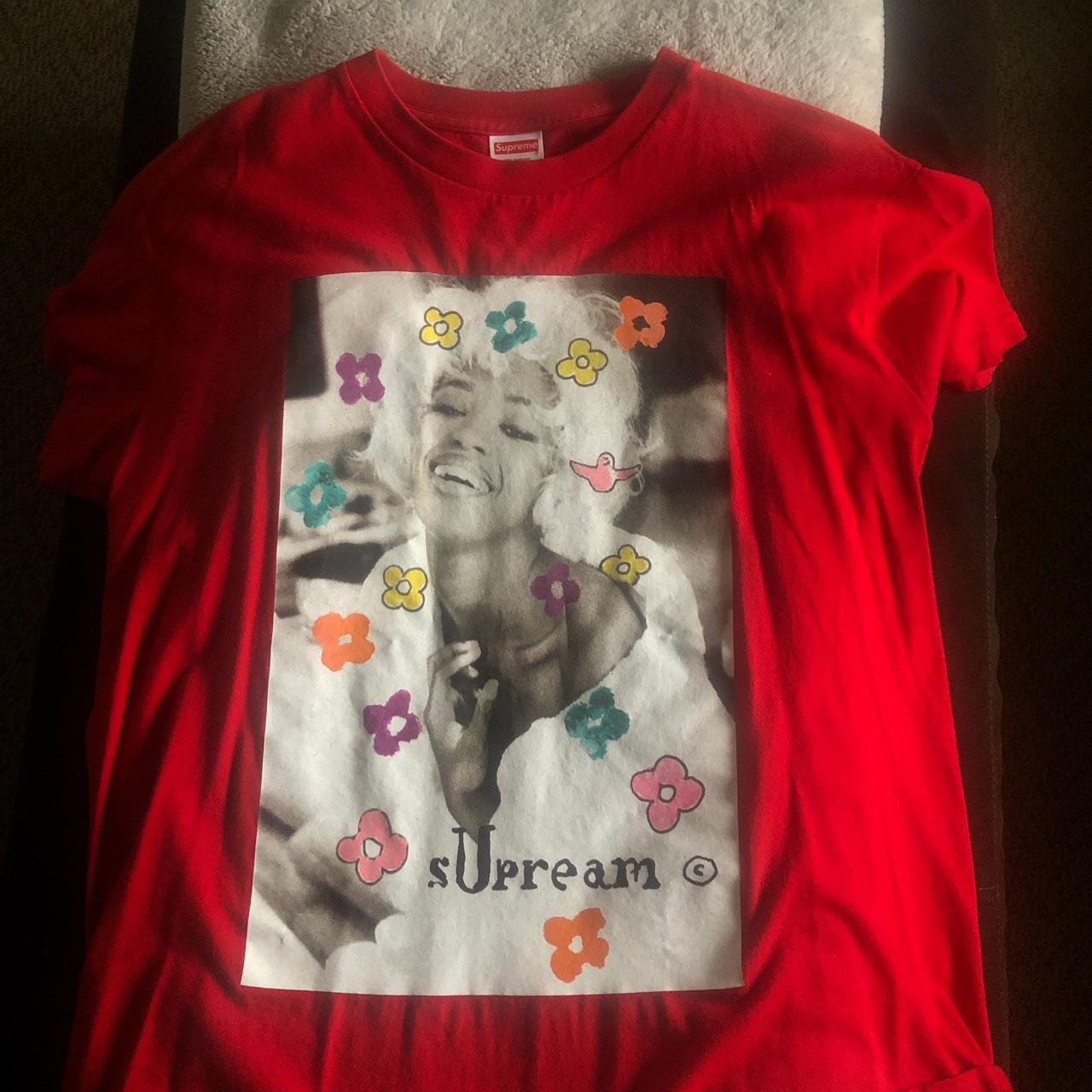 Supreme Gonz Naomi Tee Red Size M , Came...