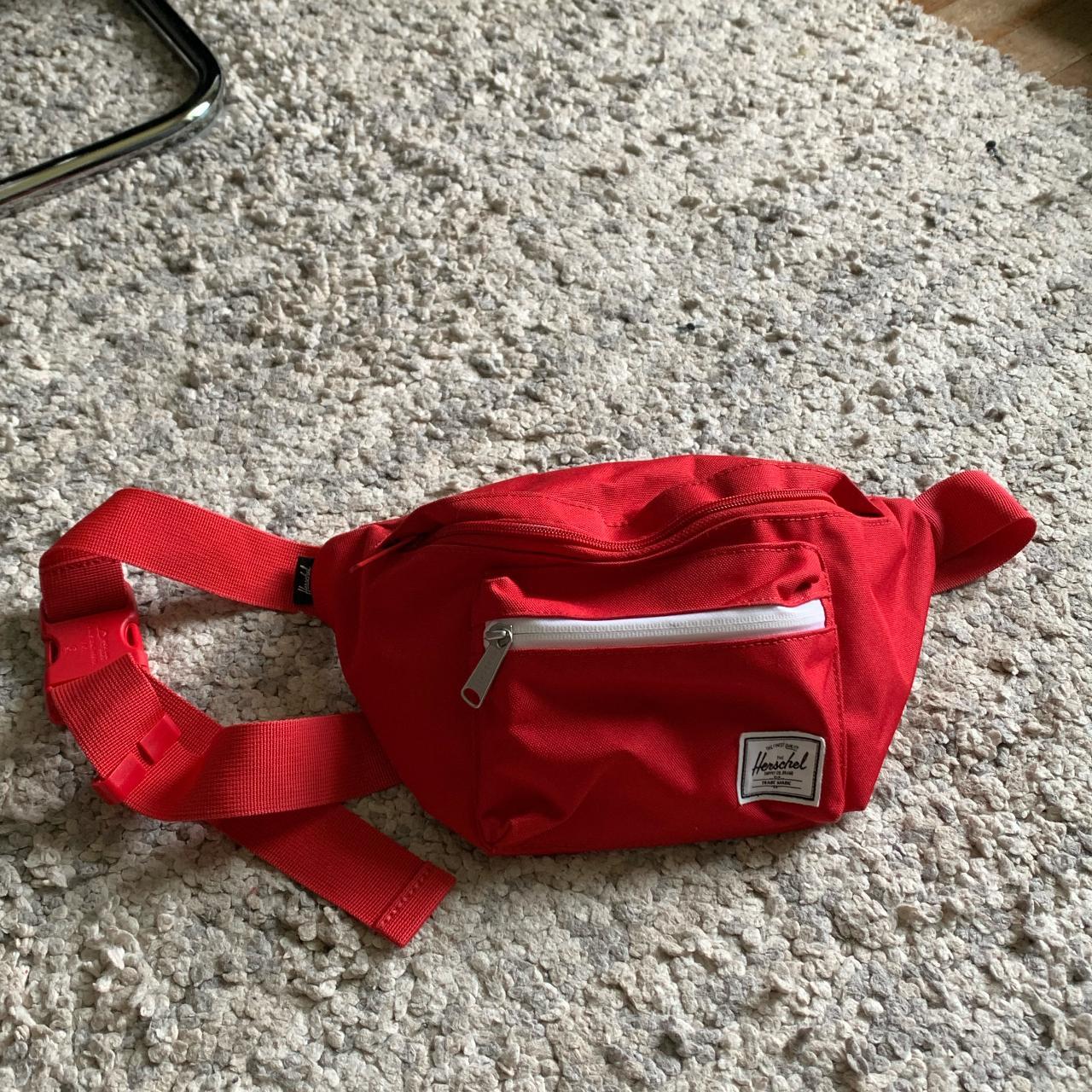 Red herschel store fanny pack