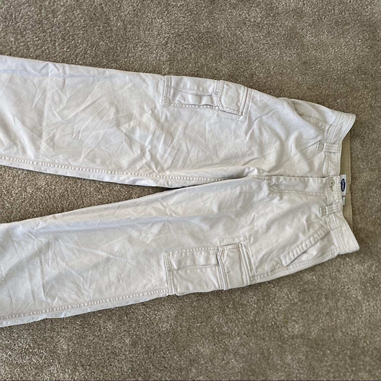 White Old Navy cargo pants. Size 29x30” excellent... - Depop