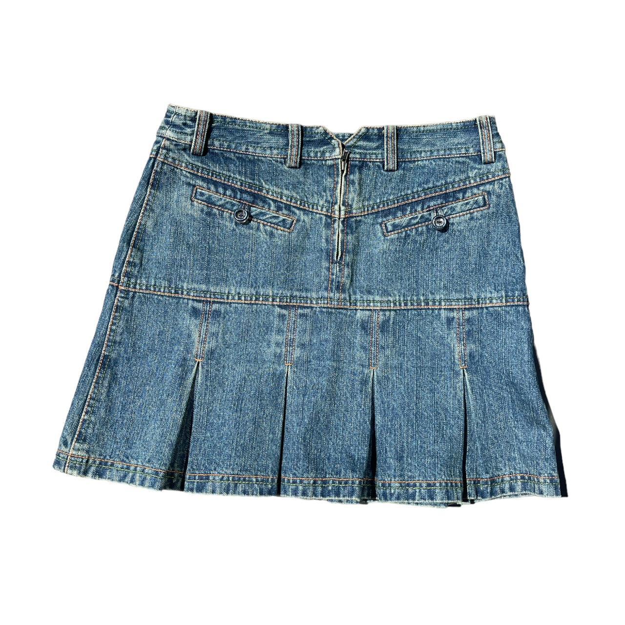 Y2k pleated denim skirt features a intentional... - Depop