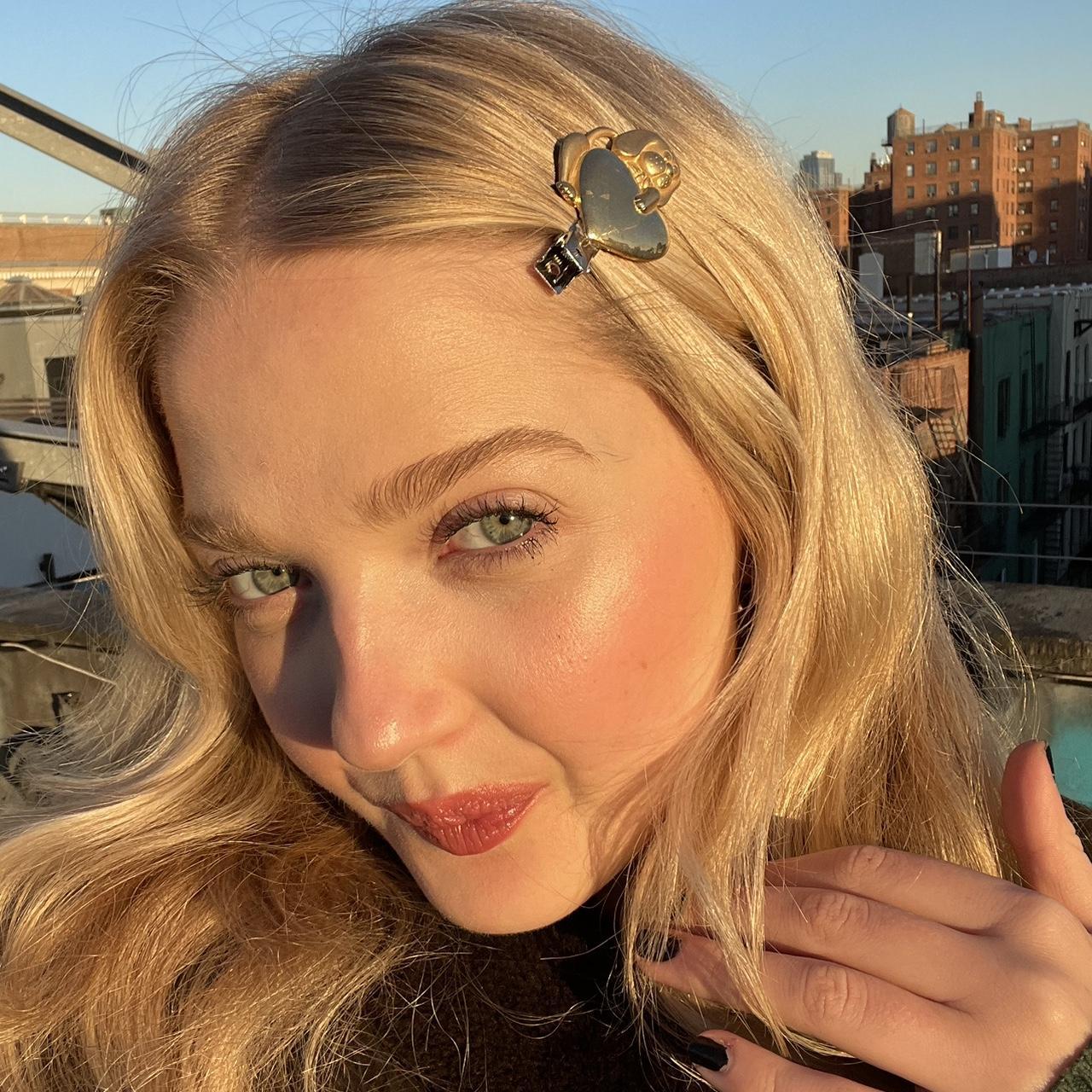 Whimsical Vintage Hair Clip 🧣🔏 #vintagehairclip… - Depop