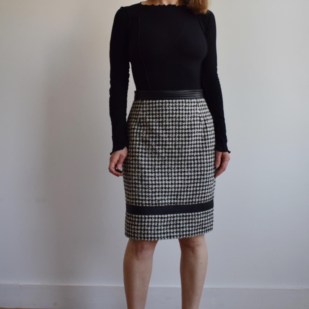 Vintage midi pencil skirt. Great vintage condition.... - Depop