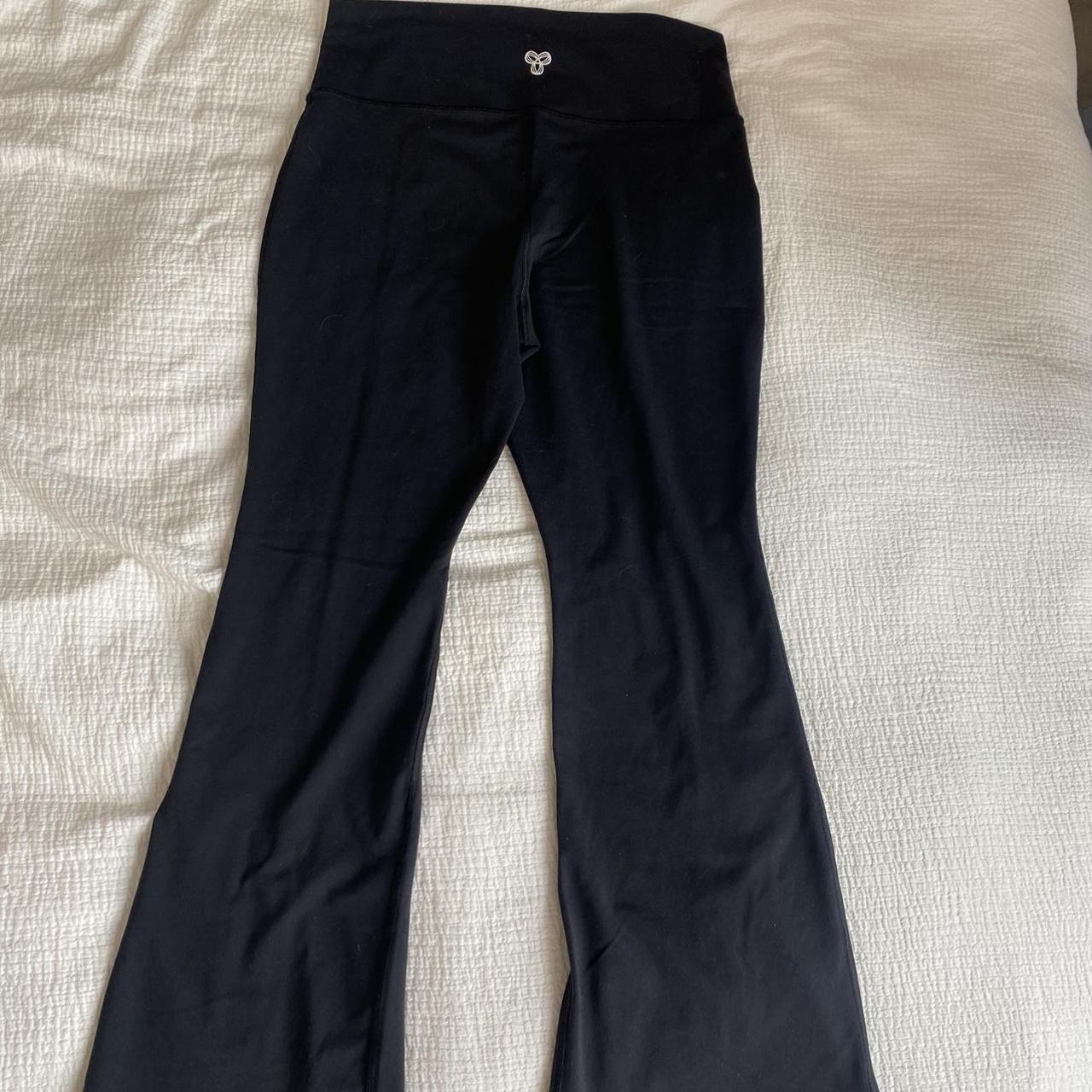 Aritzia flare leggings - Depop