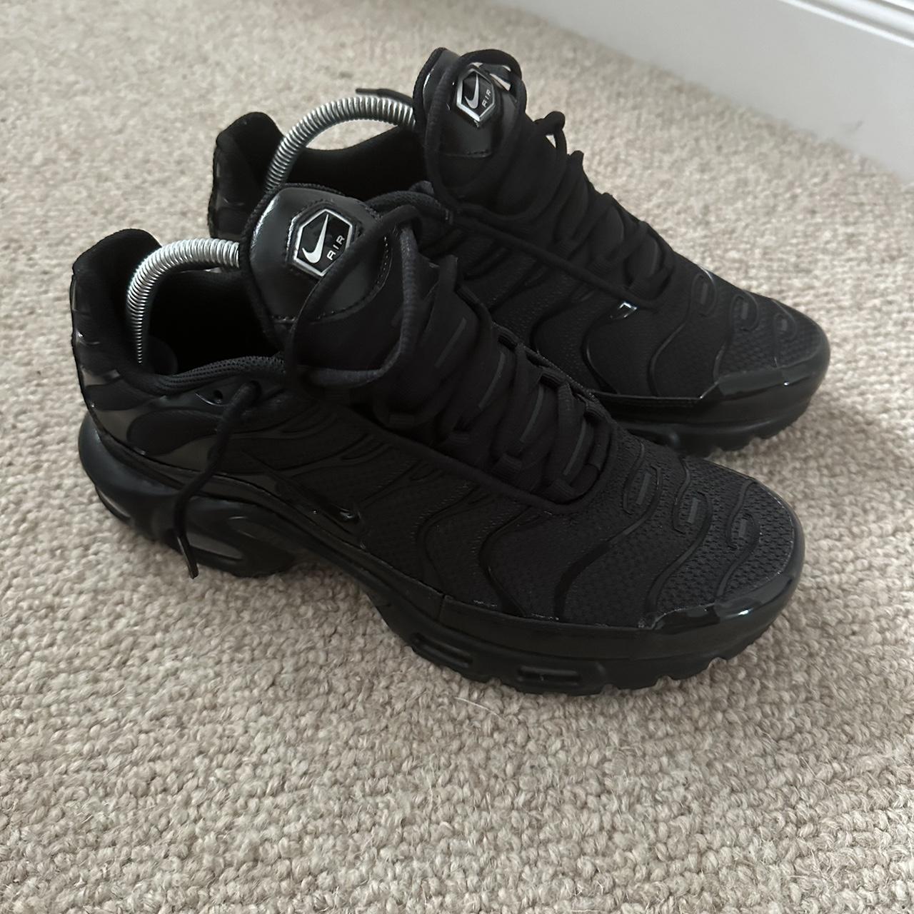 nike tn black size 8